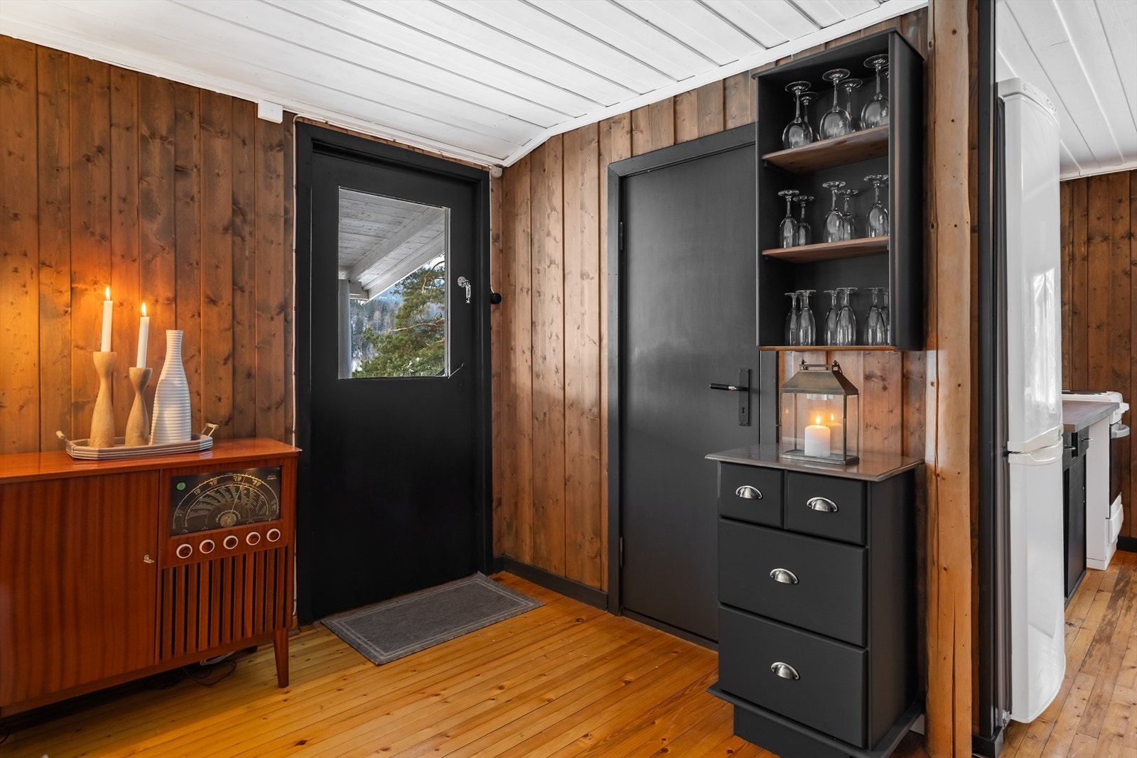 Fra stuen er det utgang til en solrik terrasse på hele 31 kvm Galleribilde