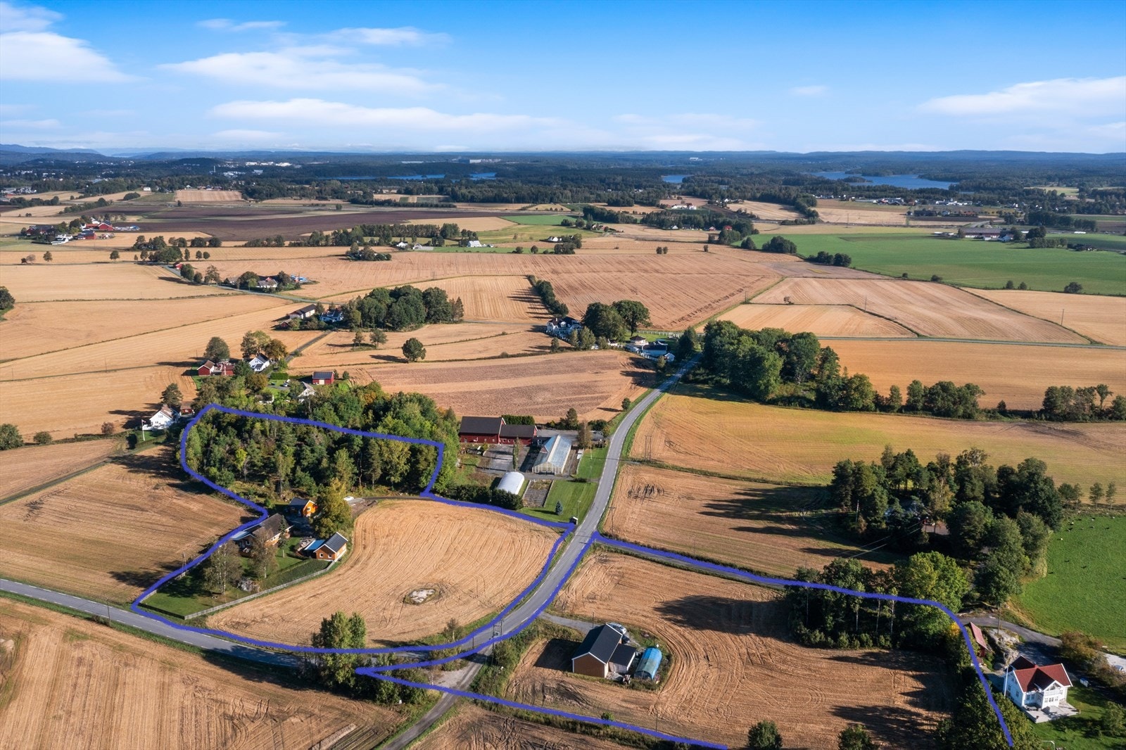 OMTRENTLIG OMRISS AV EIENDOMMEN, IKKE 100 % NØYAKTIGE GRENSER..jpg Galleribilde