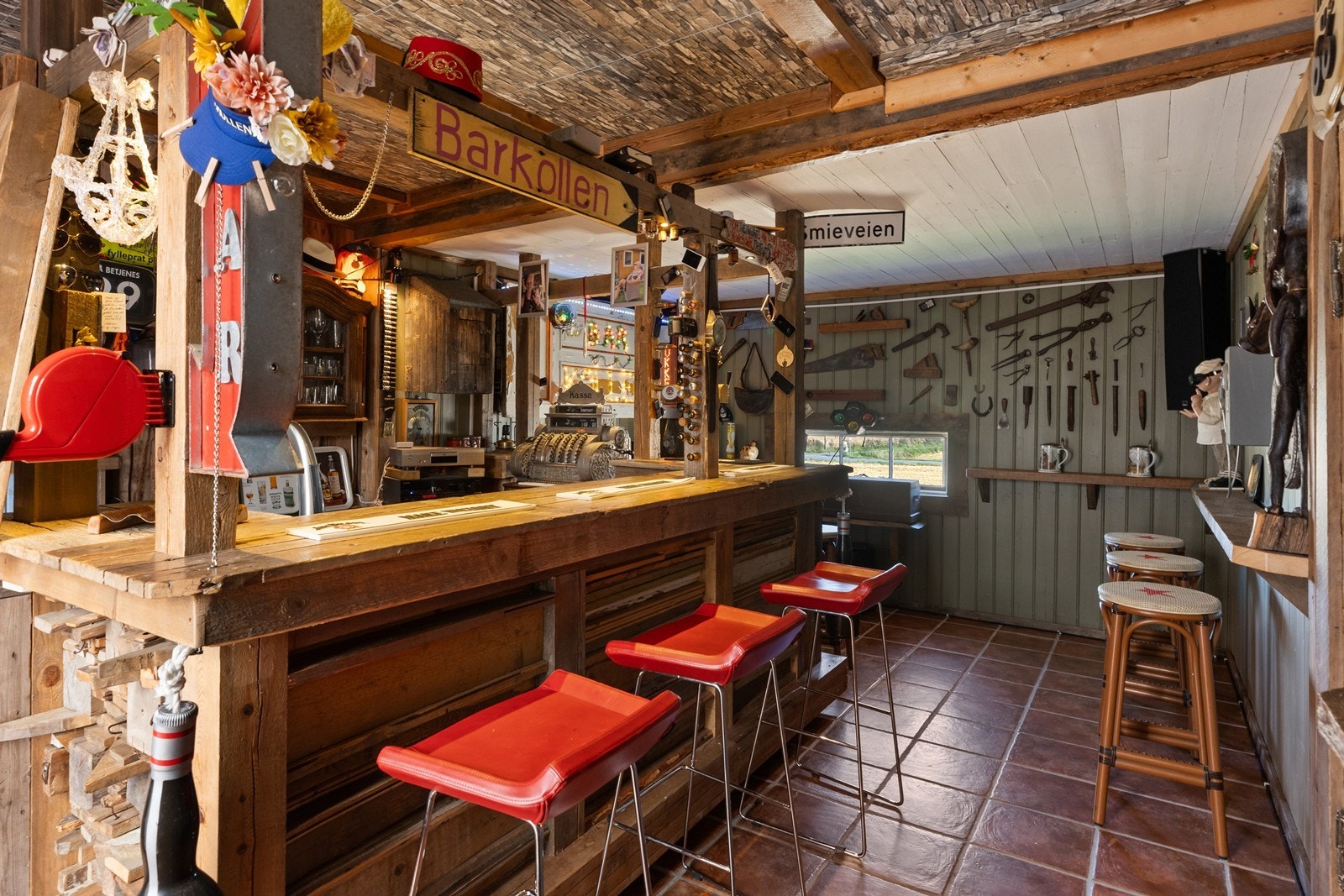 "To brus og ei pølse takk" Galleribilde