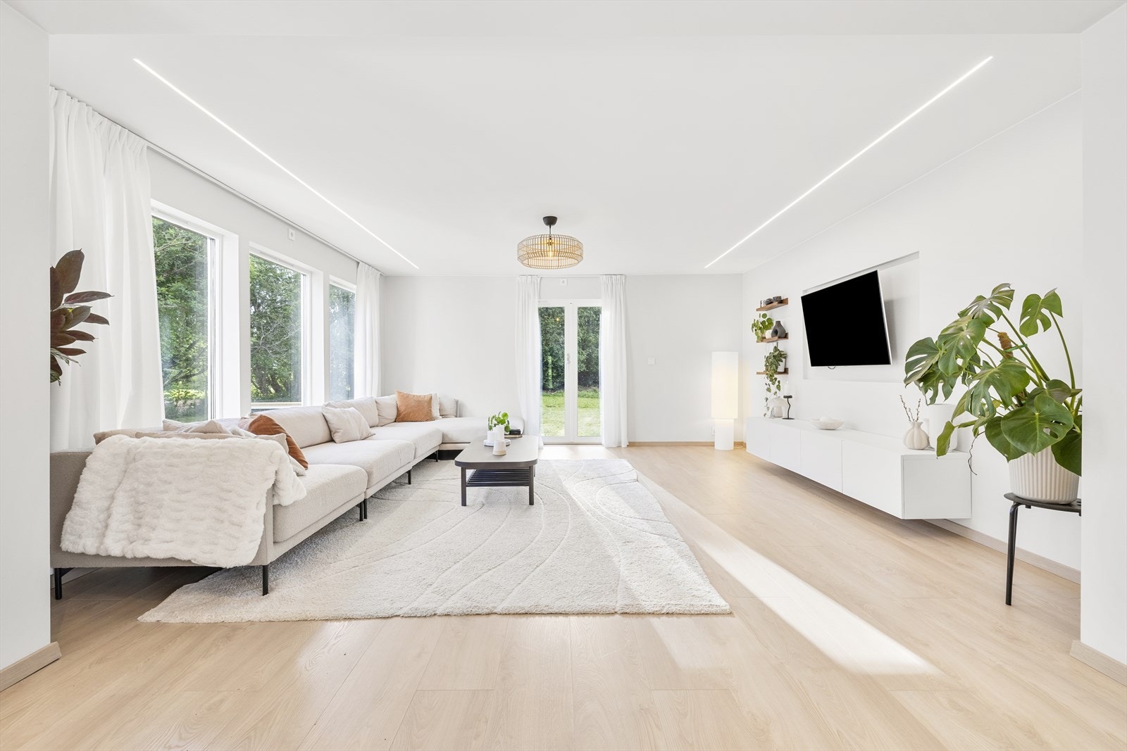 Velkommen til Øyaveien 48! En flott enebolig over to plan pluss kjeller. Fot: Mads Petter Karlsen Galleribilde