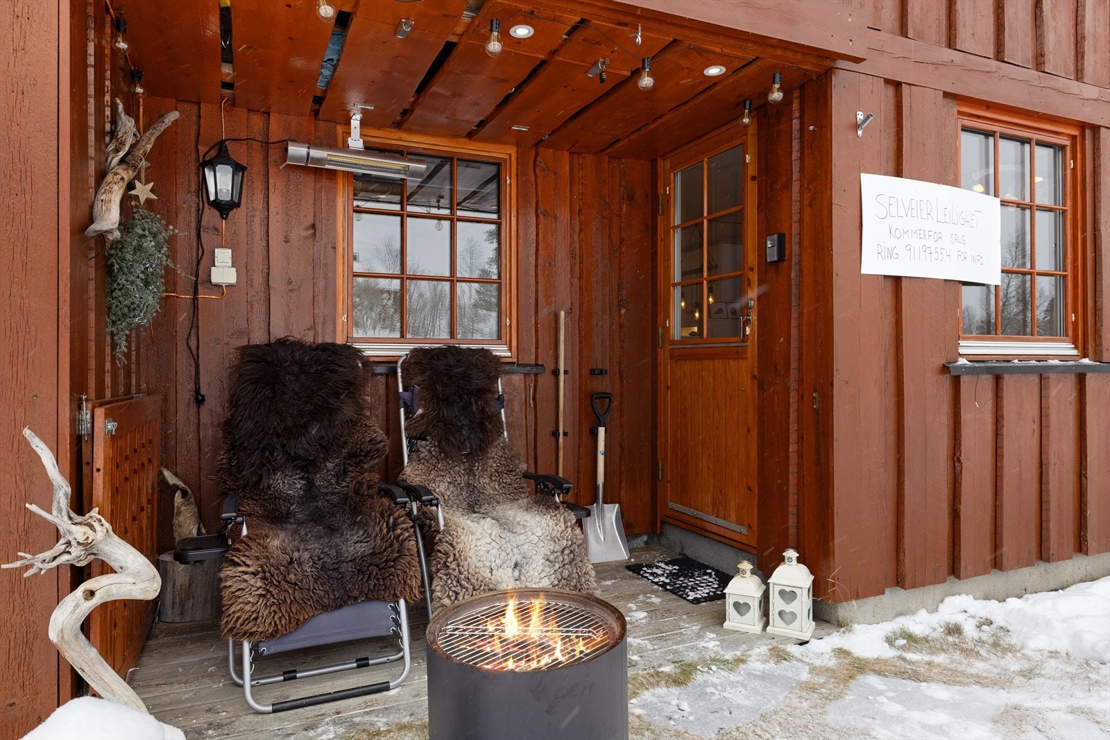 Utgang til hyggelig uteplass. Galleribilde