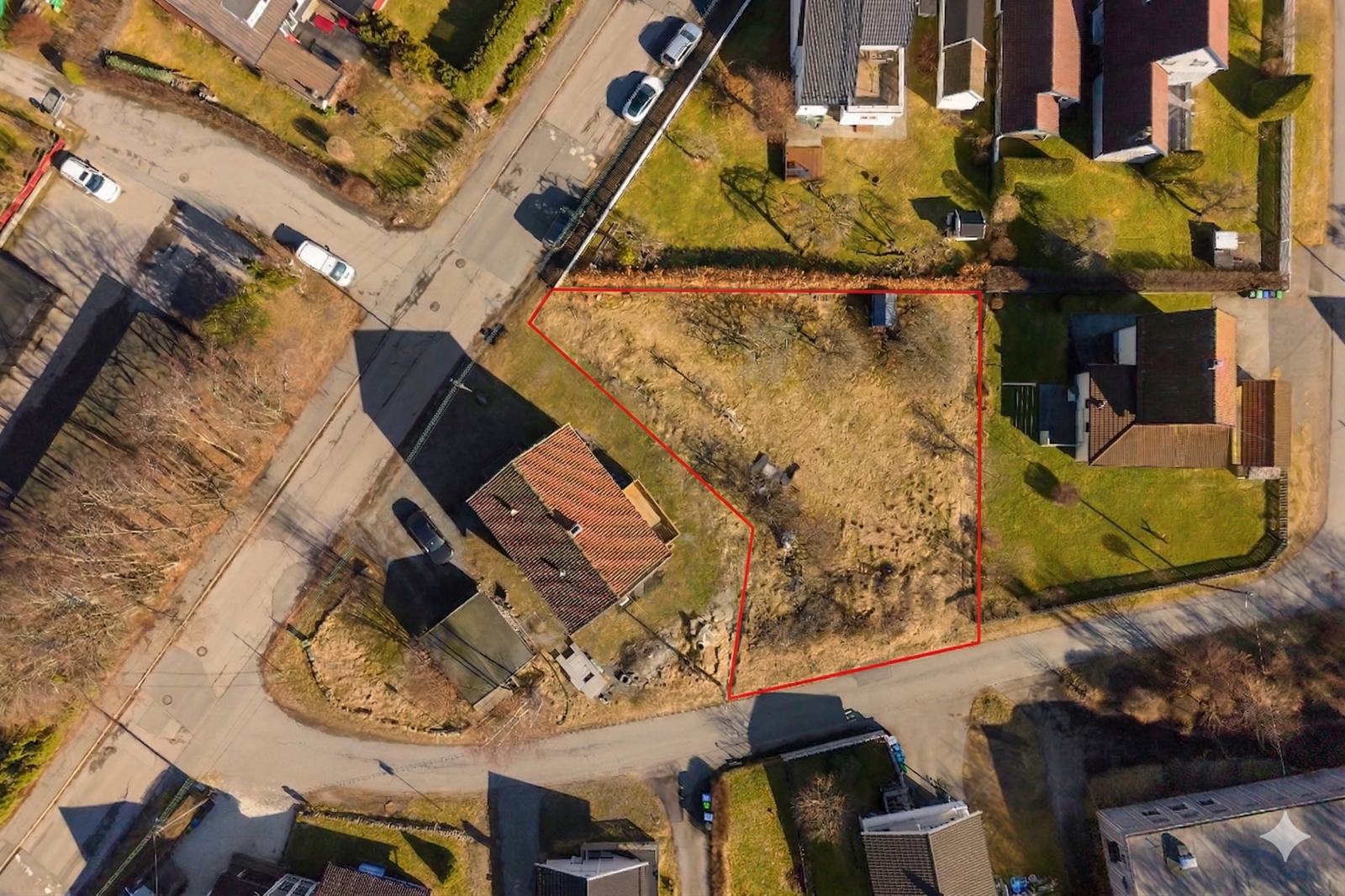 860 kvm tomt med rammetillatelse for oppføring av tomannsbolig Galleribilde