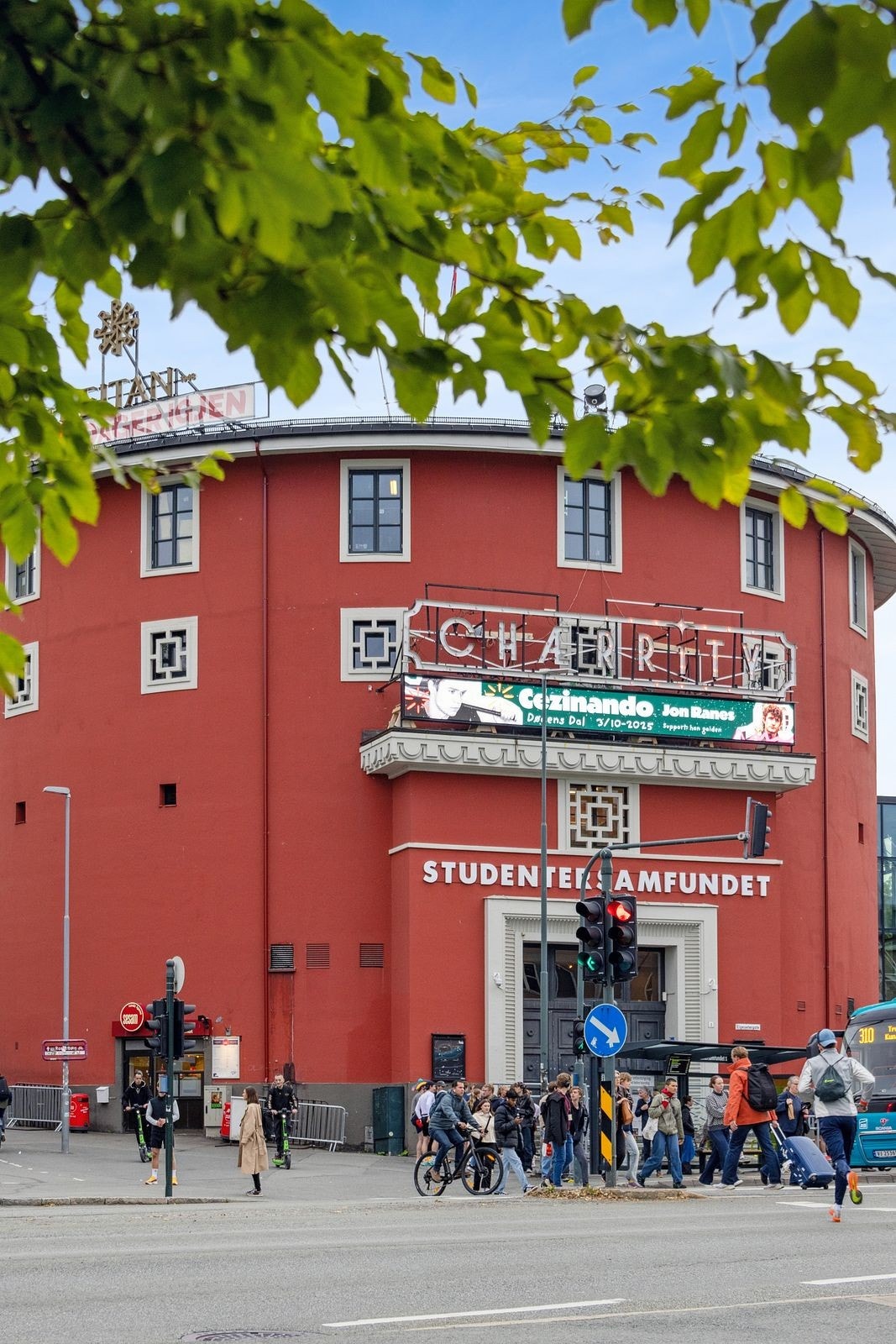 Umiddelbar nærhet til NTNU Gløshaugen, NTNU Handelshøyskolen, St. Olavs hospital, Samfundet og den nye NTNU-campus Helgasetr. Galleribilde