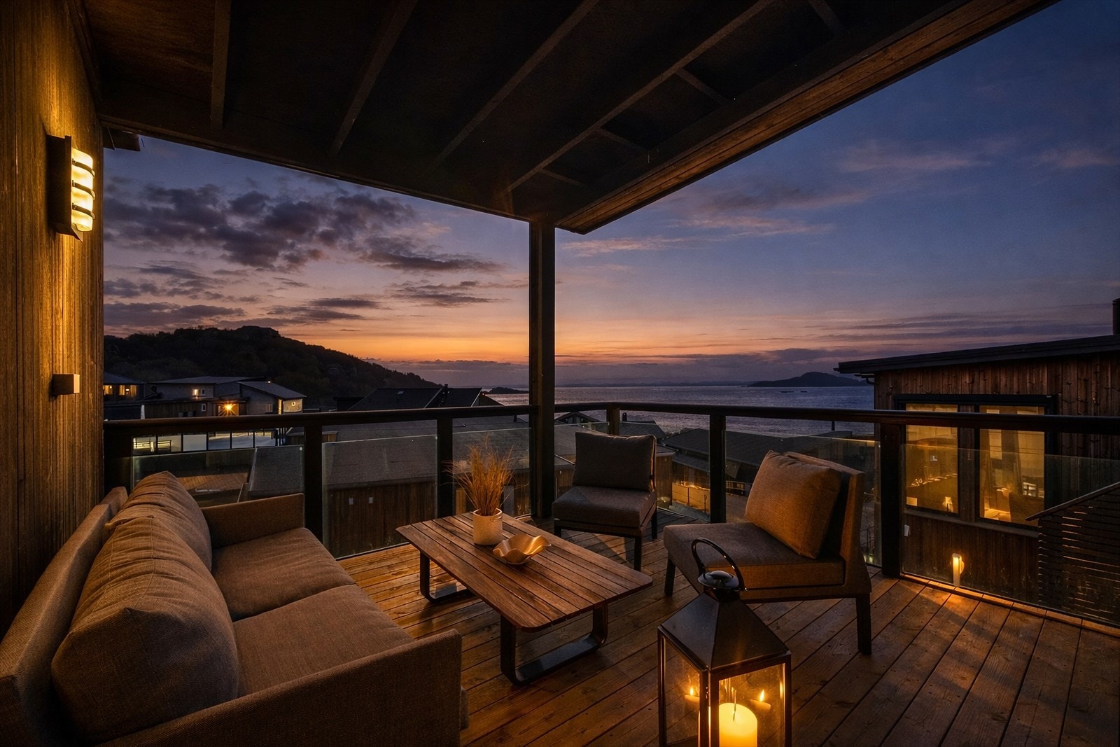 Nydelig utsikt mot havet ved solnedgang, perfekt for avslappende kvelder på terrassen Galleribilde