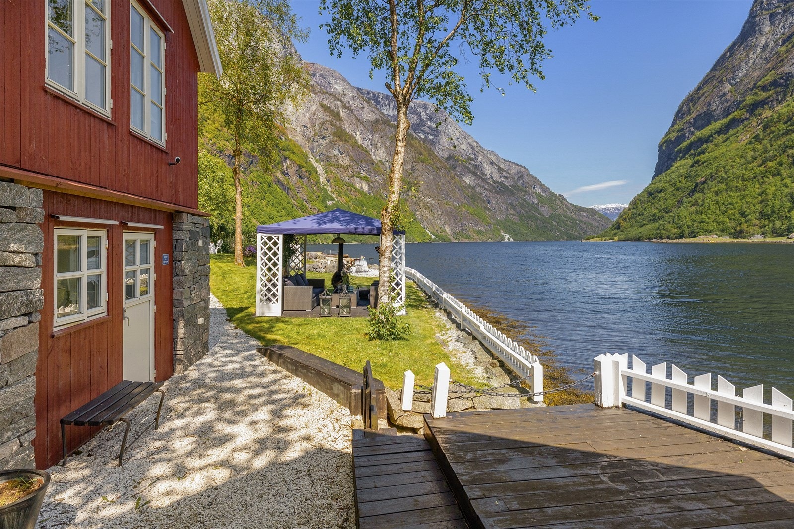 Strandsonen ligger kun et steinkast unna. Galleribilde