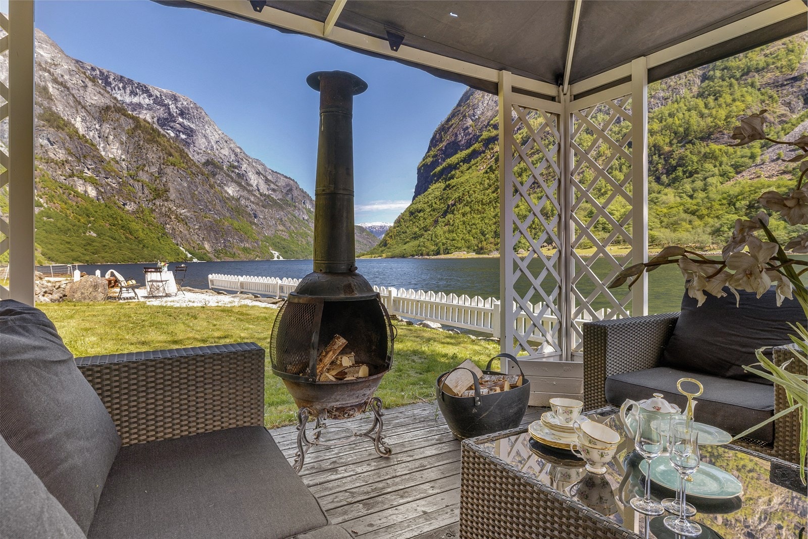 Her kan du nyte morgenkaffen med en eventyrlig utsikt. Galleribilde