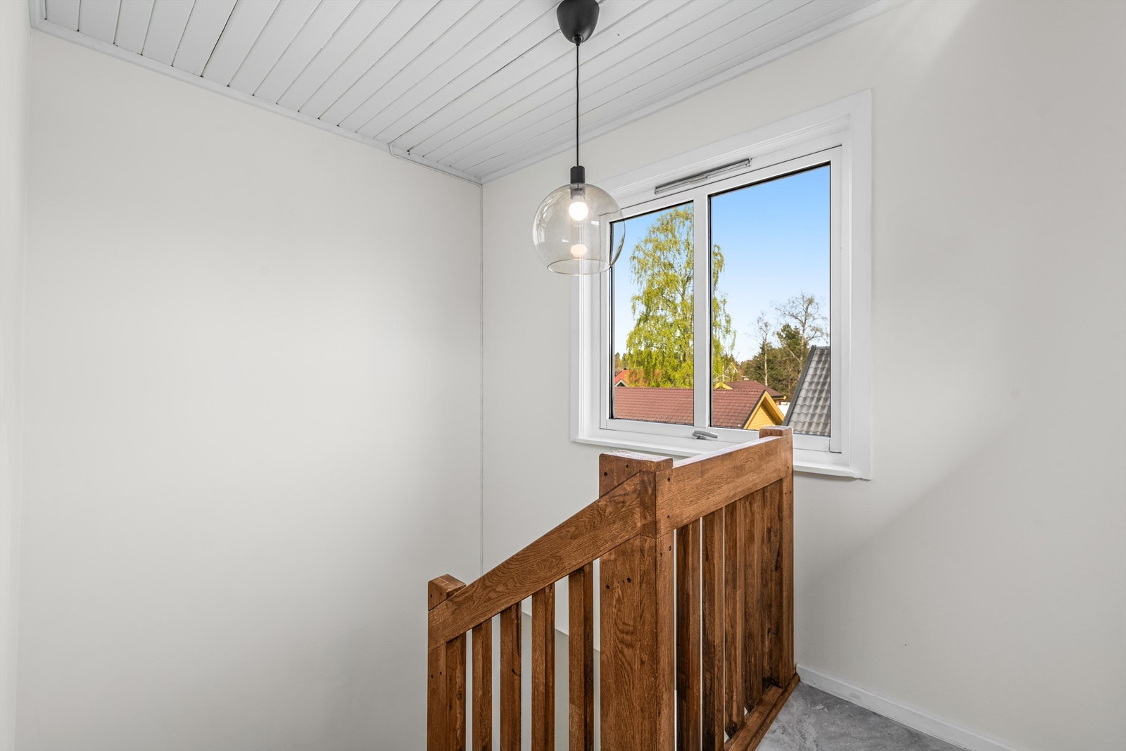 Trappen opp til boligens 2. etasje. Galleribilde
