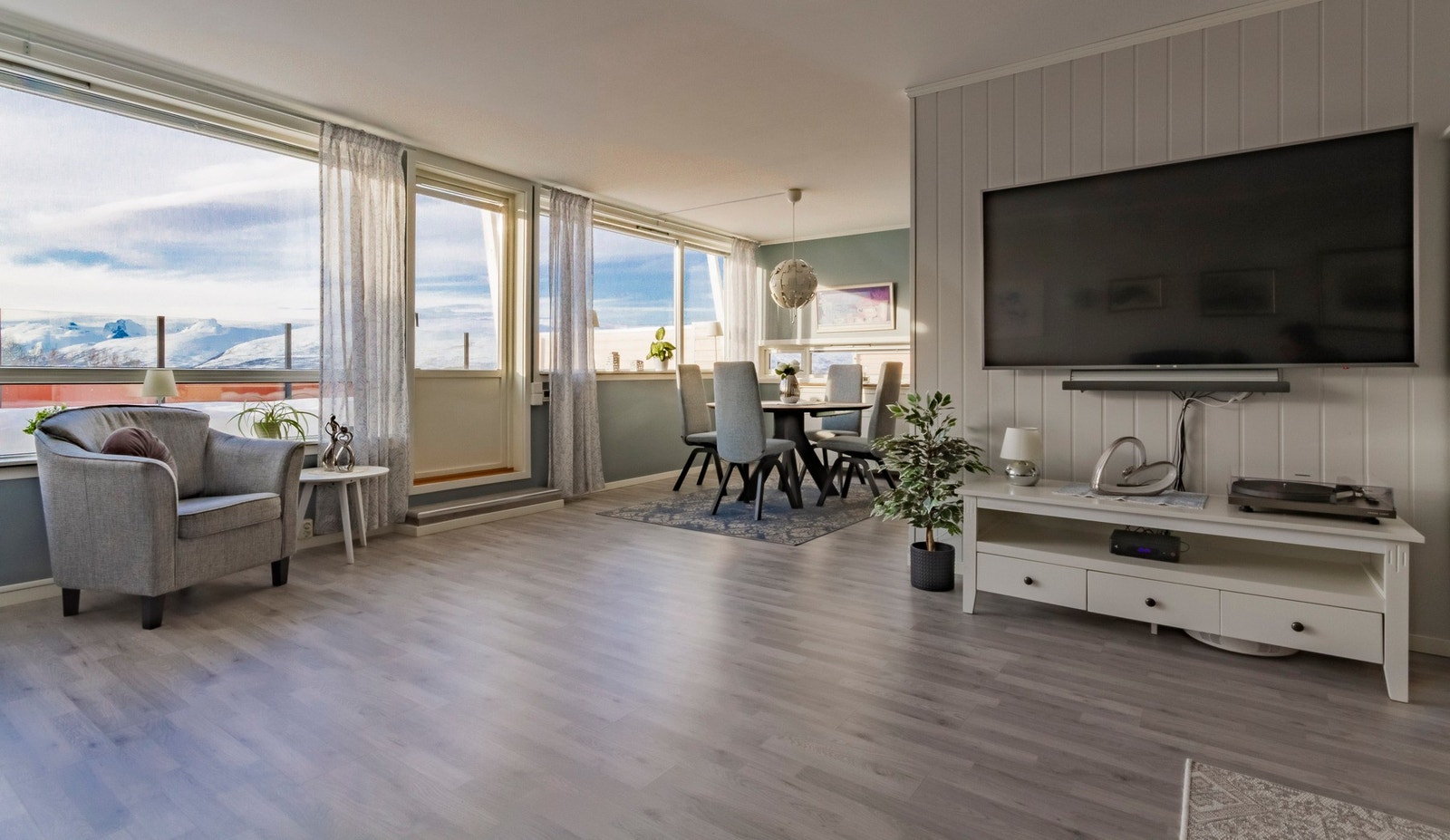 Velkommen til Alvevegen 69 A. legg merke til den fine utsikten!
foto privat Galleribilde