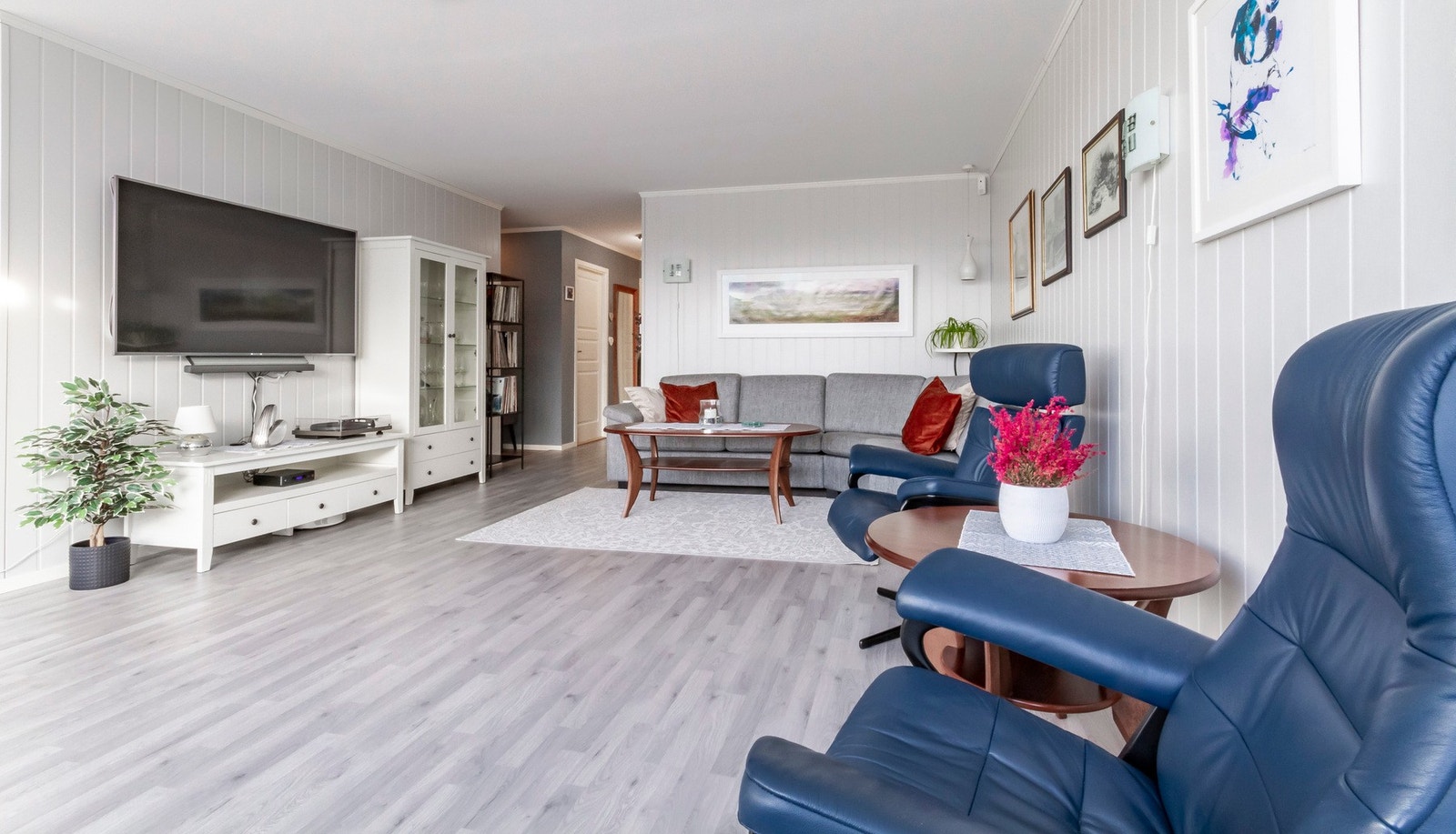 Stuen har god plass til møblering. Galleribilde