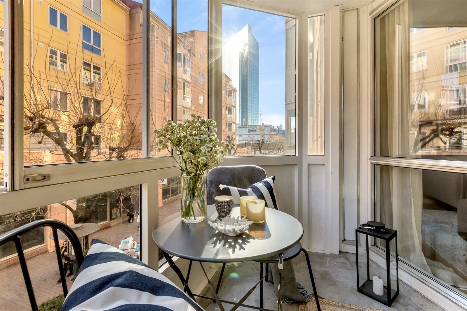 Jonas Dahlén har gleden av å presentere Smalgangen 28! En lys og innbydende leilighet med attraktiv beliggenhet på Grønland. Foto: Martin Kaasa. Galleribilde