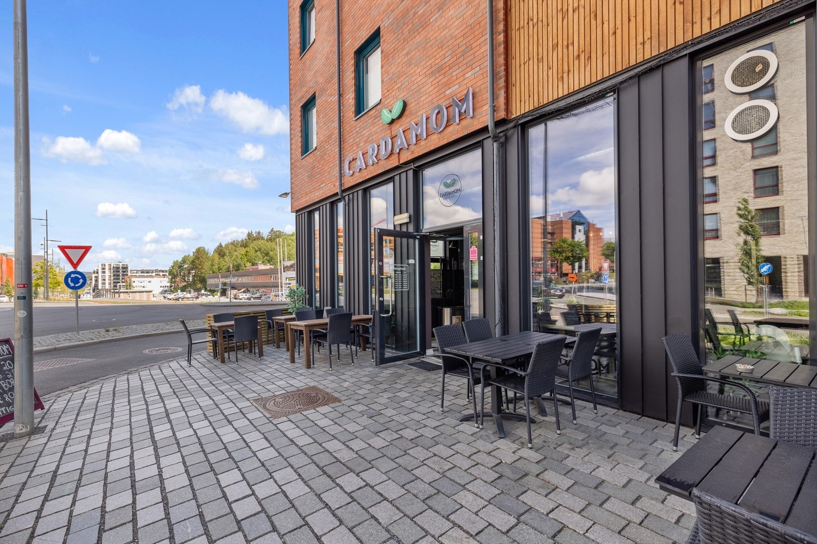 - Lokale Cardamom Coffee Shop serverer god kaffe og bakst også på søndager - Galleribilde