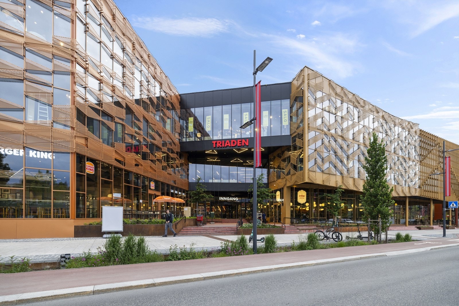 - Triaden Storsenter som nærmeste nabo med flotte servicetilbud samt treningssenter - Galleribilde