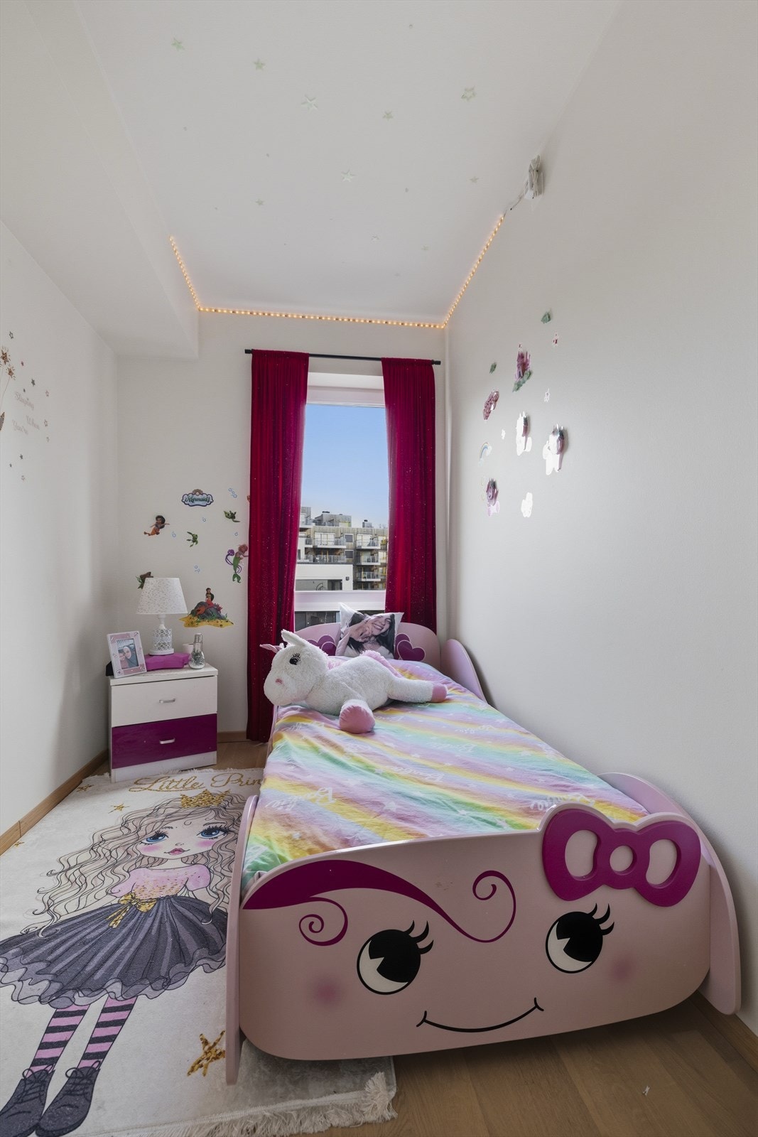 - Soverommet har et rolig uttrykk og gode møbleringsmuligheter - Galleribilde