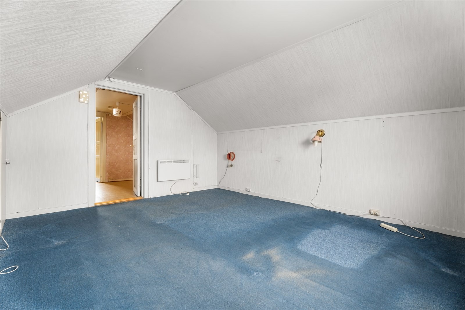 Soverommet er av god plass og gir deg muligheten til å innrede det soverommet du ønsker! Galleribilde