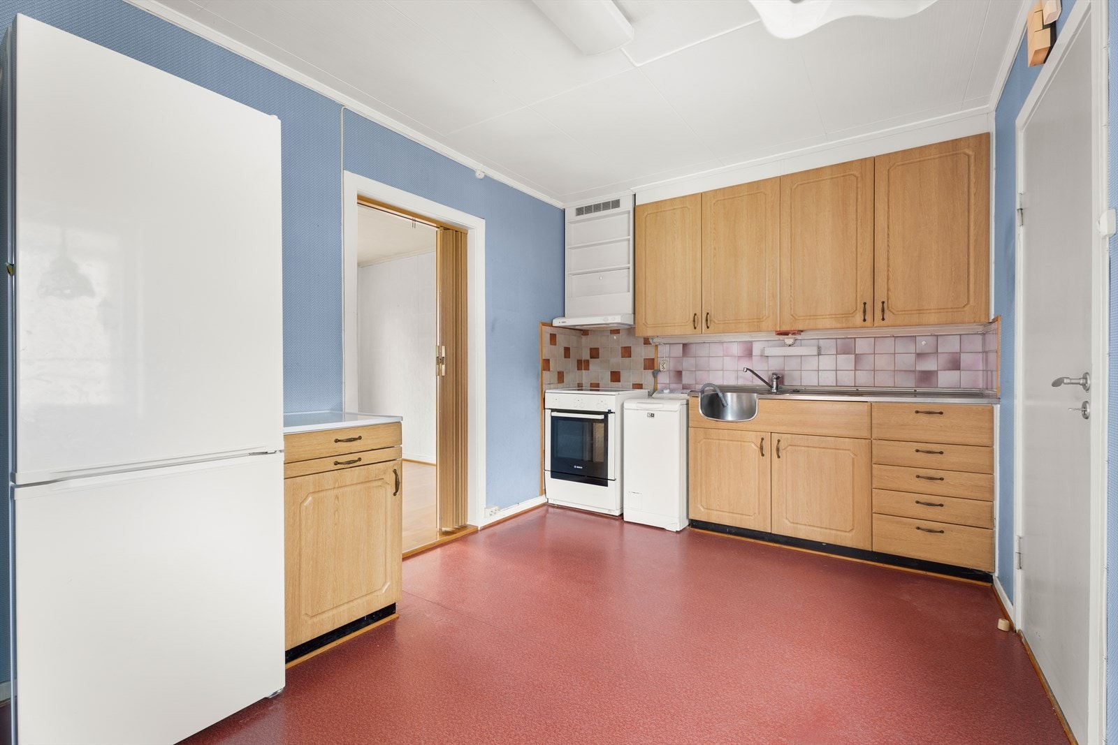 Det anbefales å renovere kjøkkenet. Galleribilde