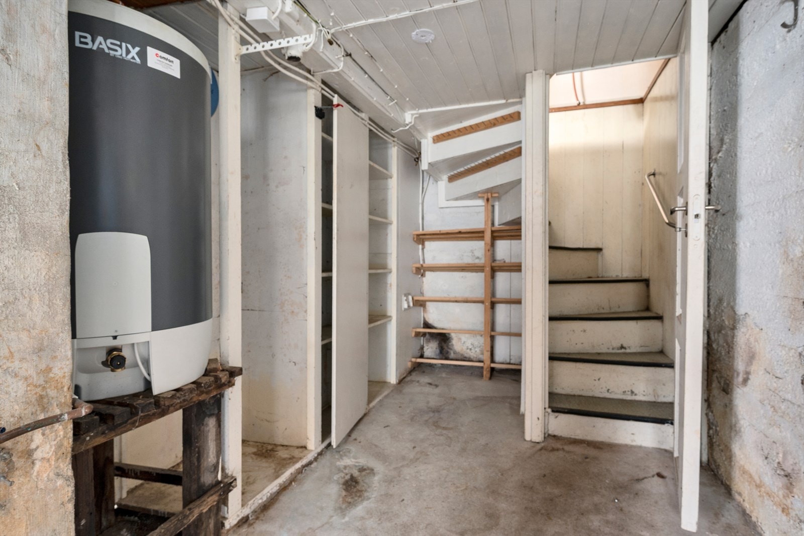 Kjeller rom Galleribilde