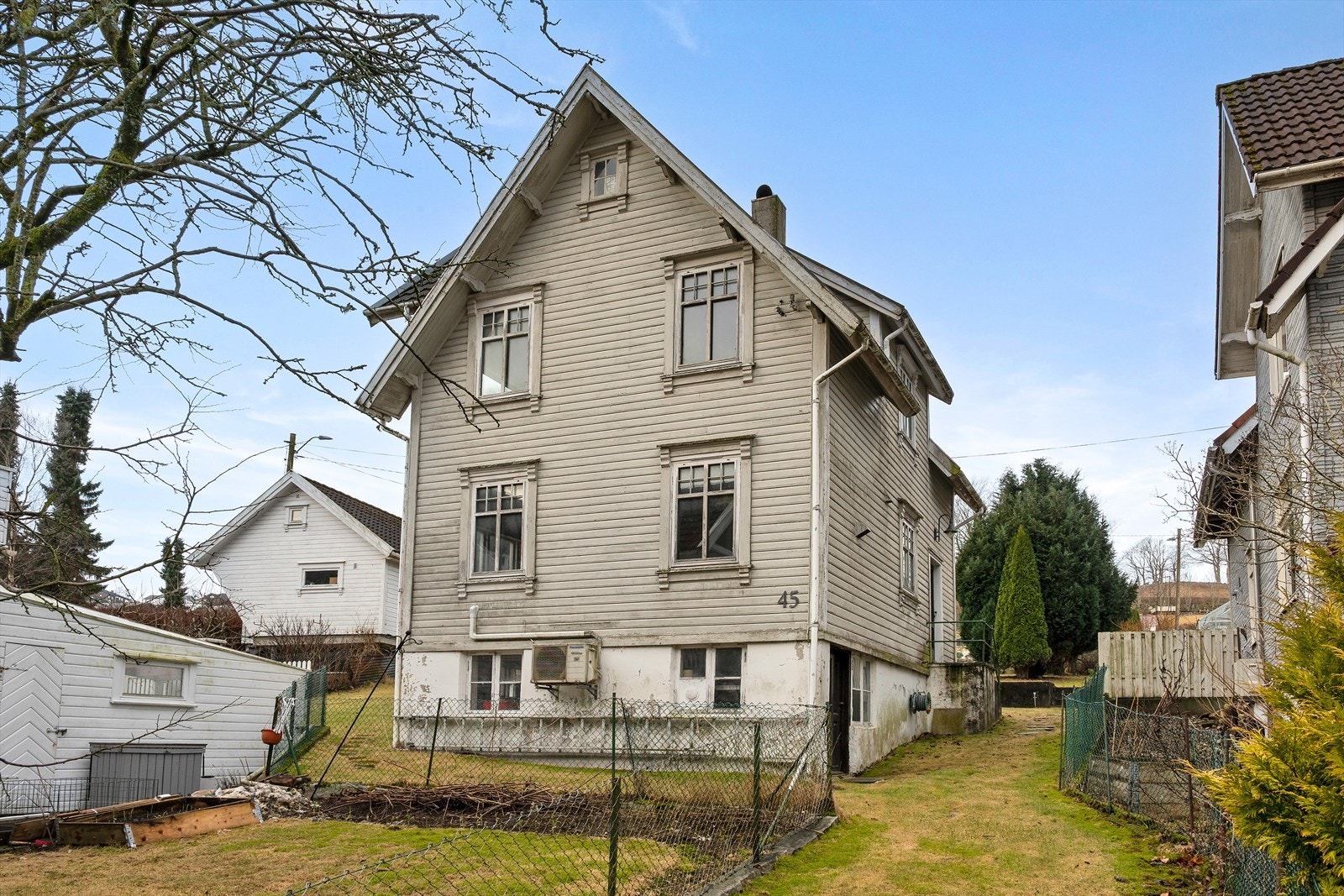 Sentrumsnær eiendom med stort potensiale. Foto: Diakrit v/ Ivar Barane Galleribilde