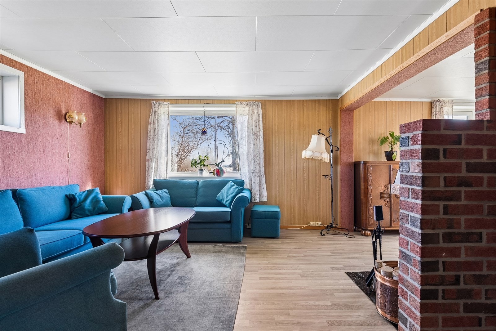 Hovedoppvarmingen i boligen kommer fra en luft-til-luft-varmepumpe installert i 2025. Galleribilde