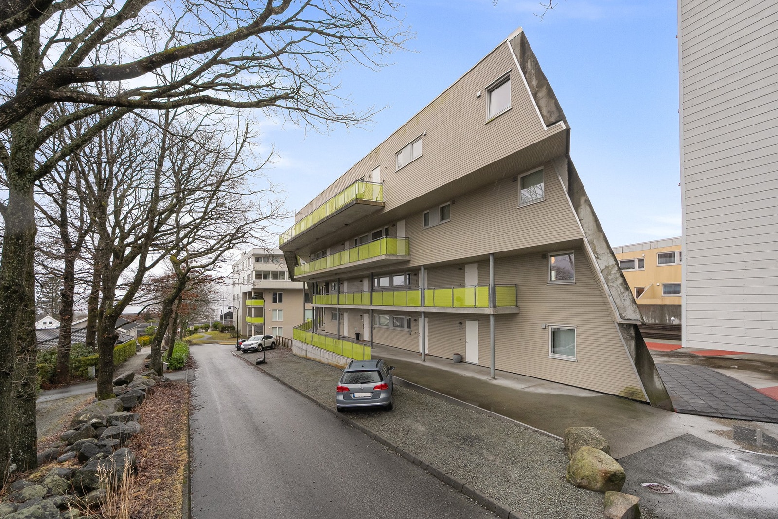 Usjenert, her er det ingen som går forbi noen vinduer. Galleribilde