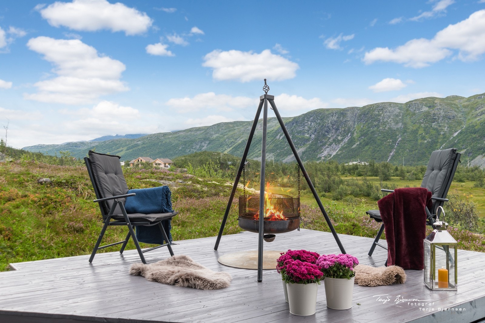 Særs flotte utearealer som følger solkurven. Galleribilde