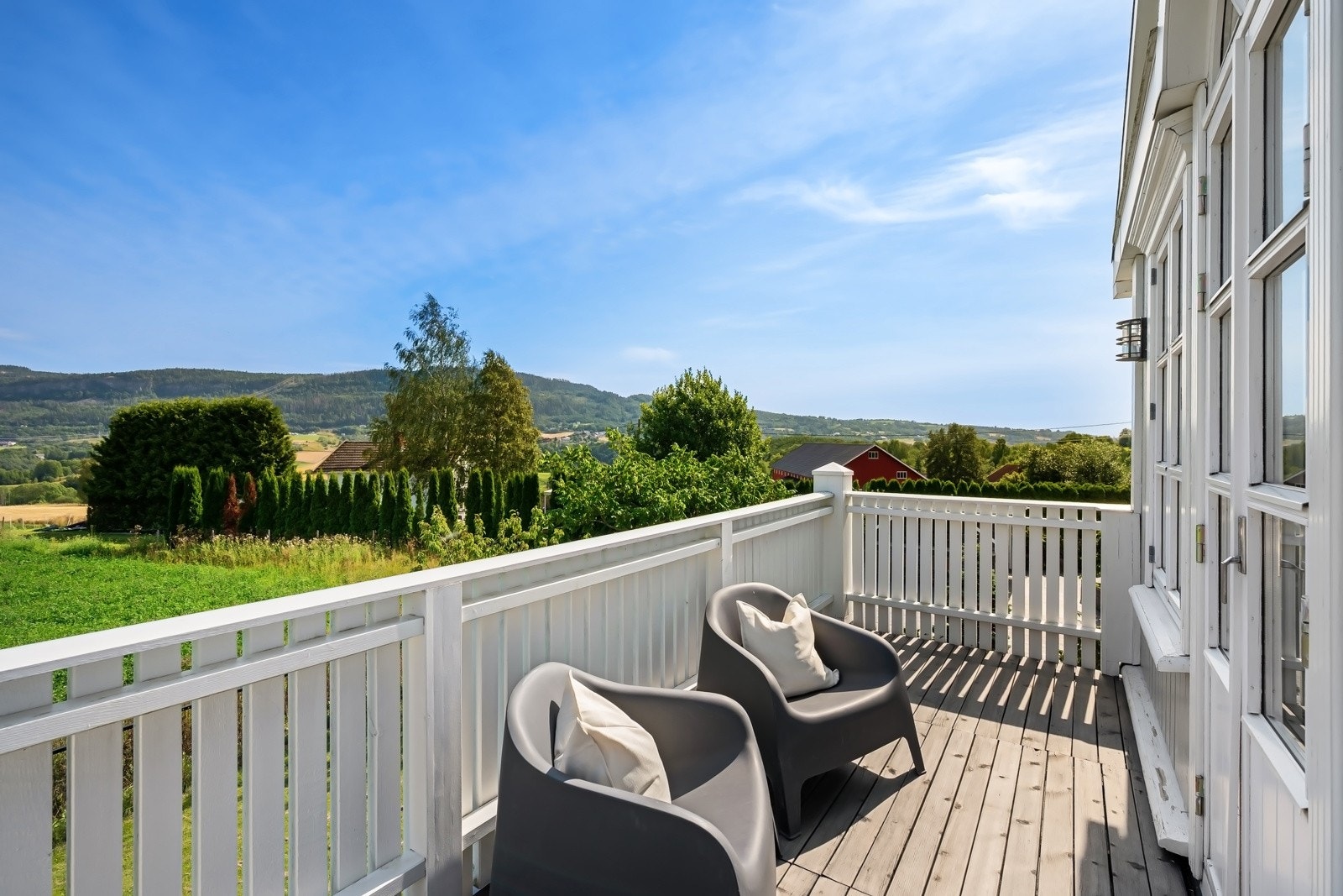 Denne balkongen har utgang fra hovedsoverommet. Galleribilde