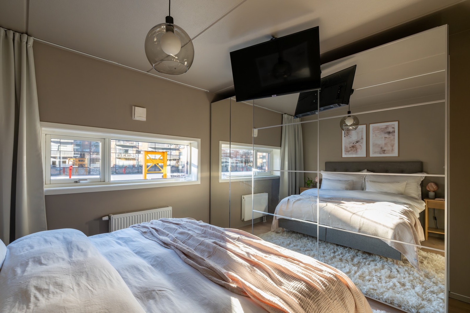 Og hvis du liker lange morgener med kaffe i sengen, vil du antagelig få glede av TVen. Eller om du heller vil se film om kvelden. Galleribilde