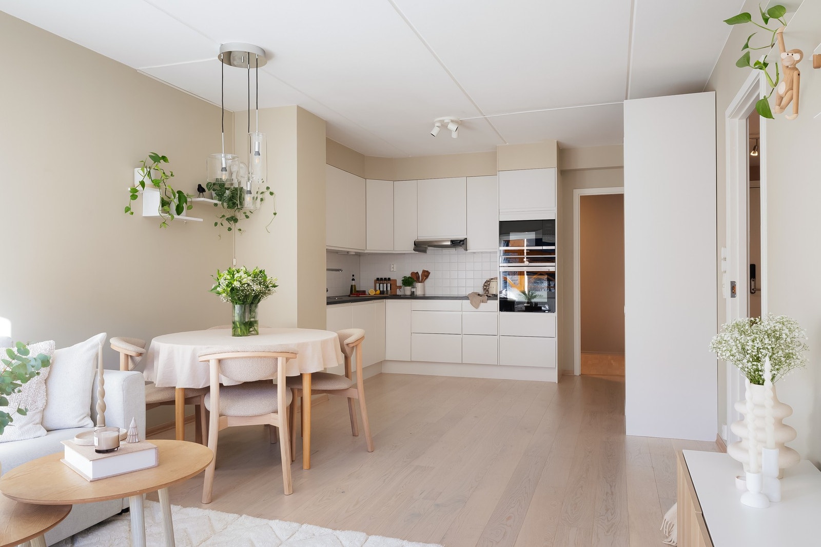 Her får du store, gode rom som holder en nydelig og gjennomført standard. Galleribilde