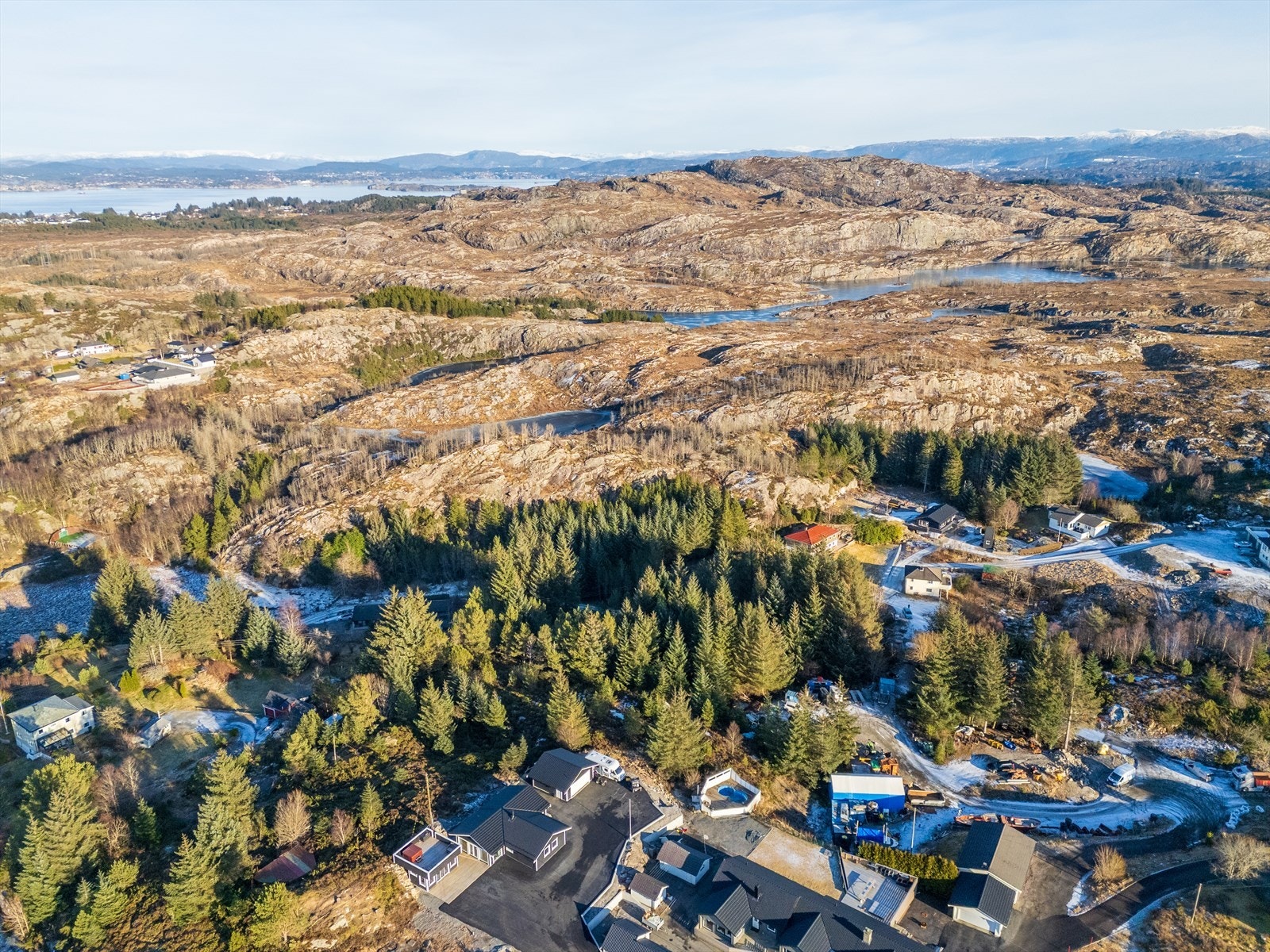 Eiendommene er i kommuneplanen avsett til boligformål, nåværende med krav om felles planlegging / utarbeidelse av reguleringsplan før det kan gis løyve til tiltak. Galleribilde