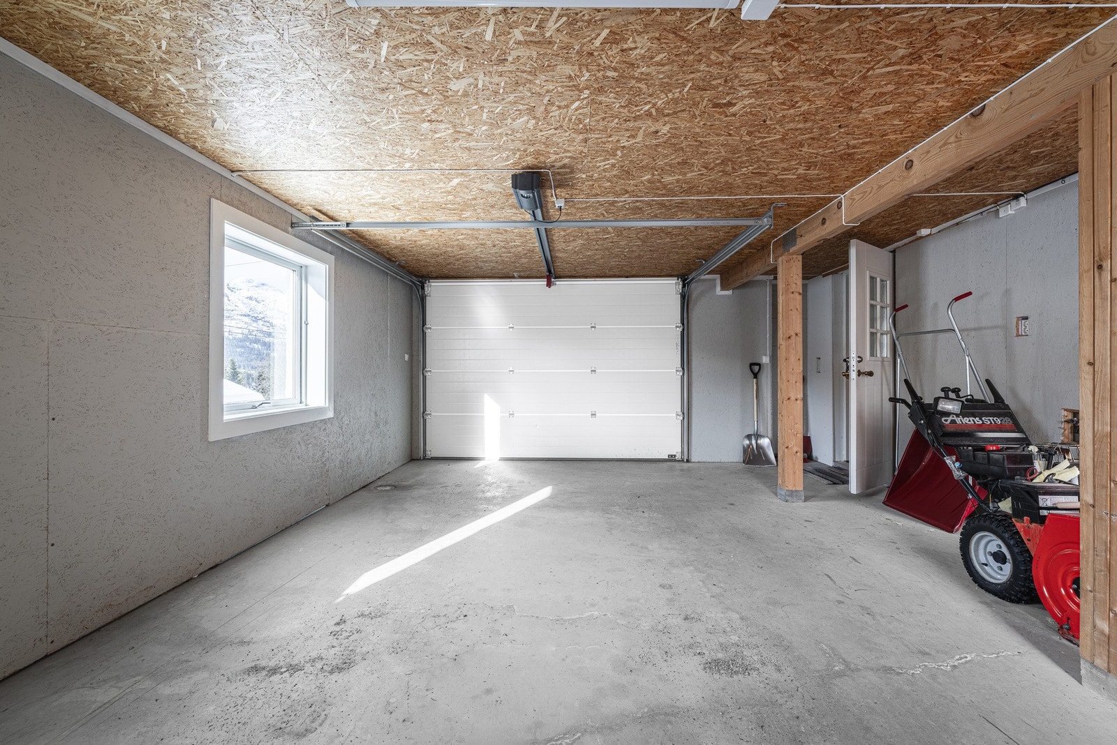 Garasje tilknyttet bolig. Galleribilde