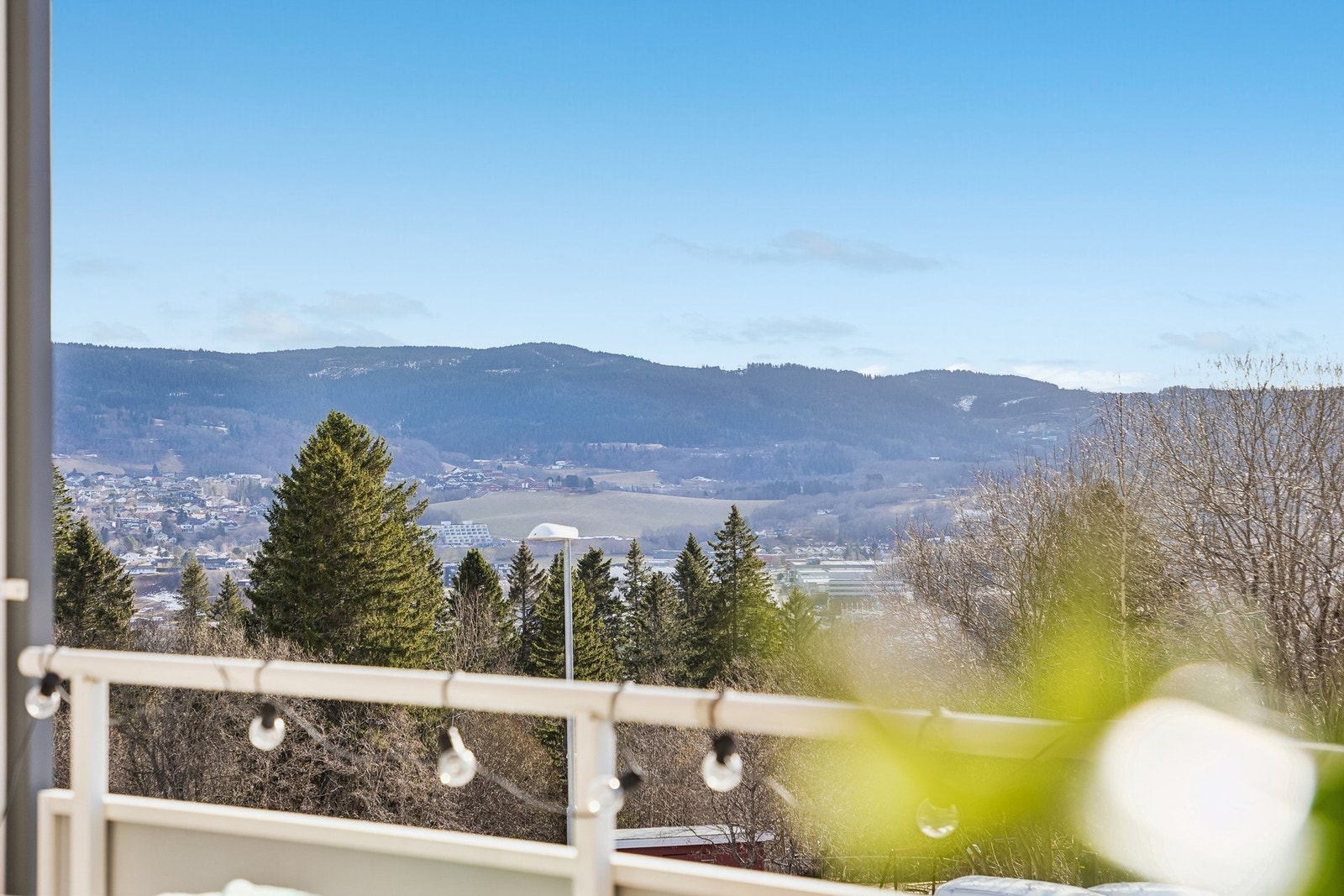 Fra balkongen kan du nyte en flott utsikt. Galleribilde