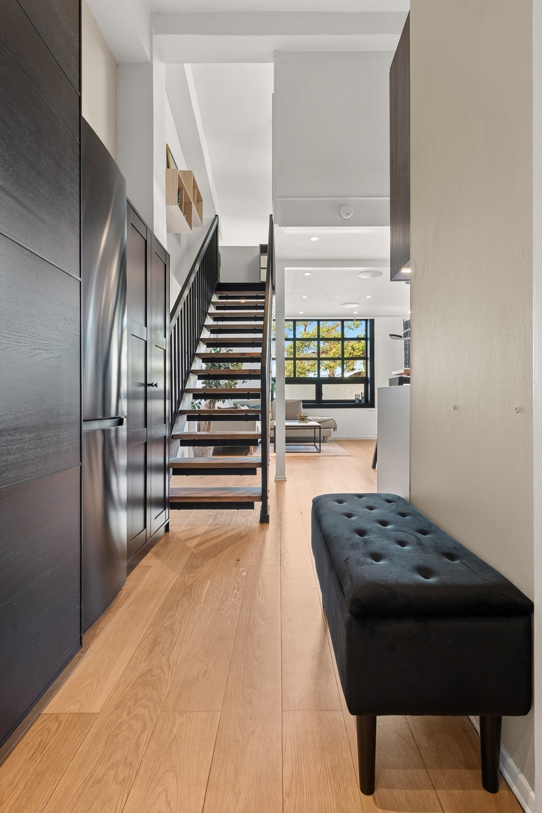 Det er en fin garderobeløsning som medfølger. Galleribilde