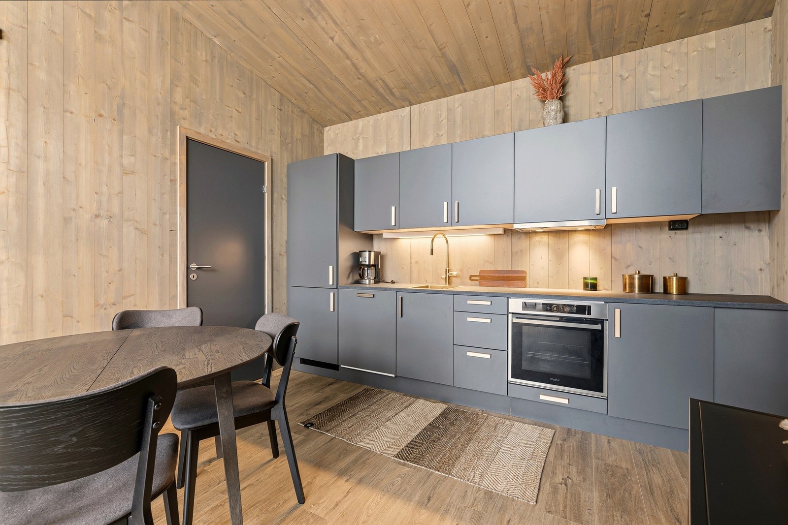 Disse fritidsboligene er bygget med fokus på arealeffektivitet - her er hver kvadratmeter godt utnyttet. Galleribilde