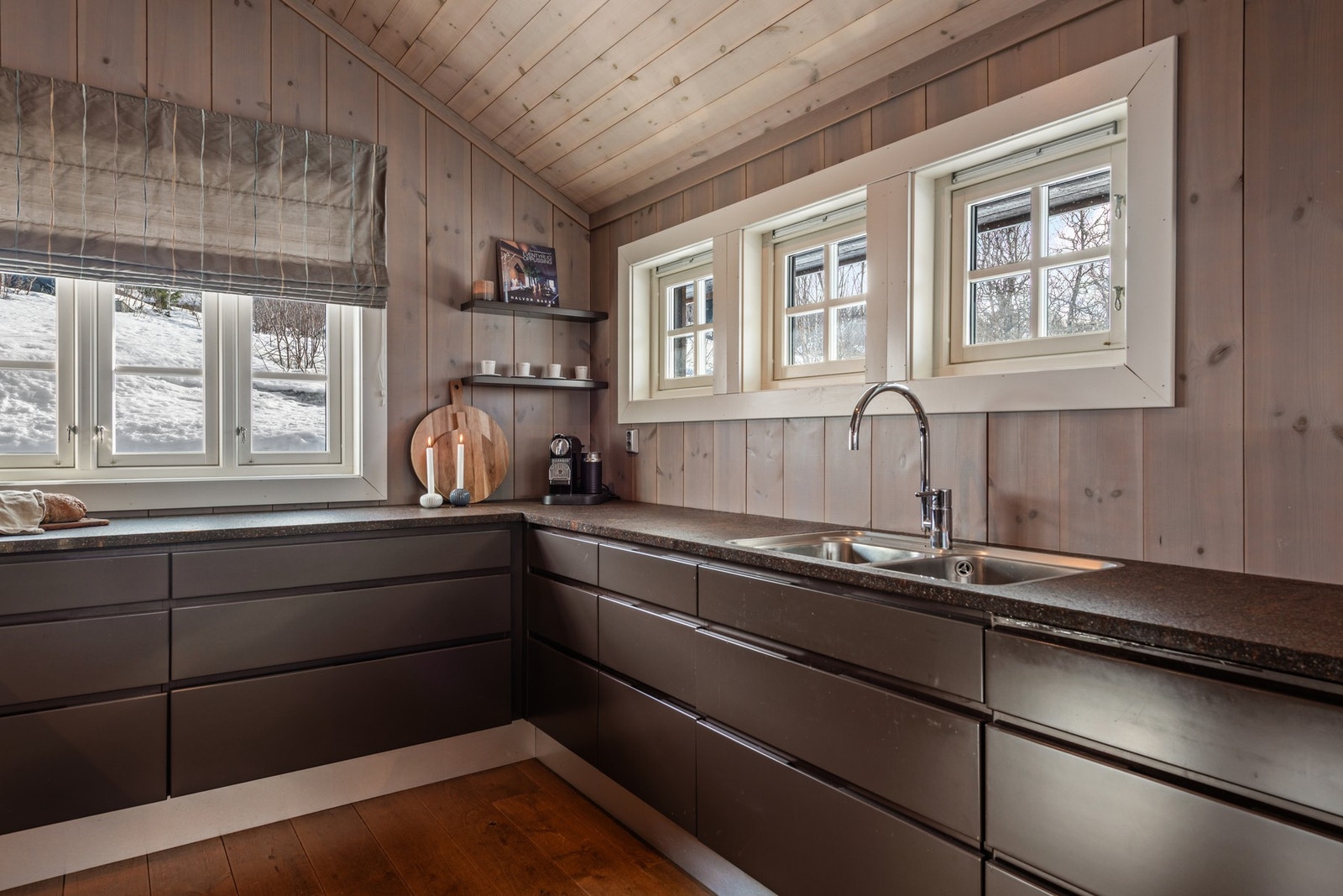 Lite bruk av overskap gir en luftig løsning Galleribilde