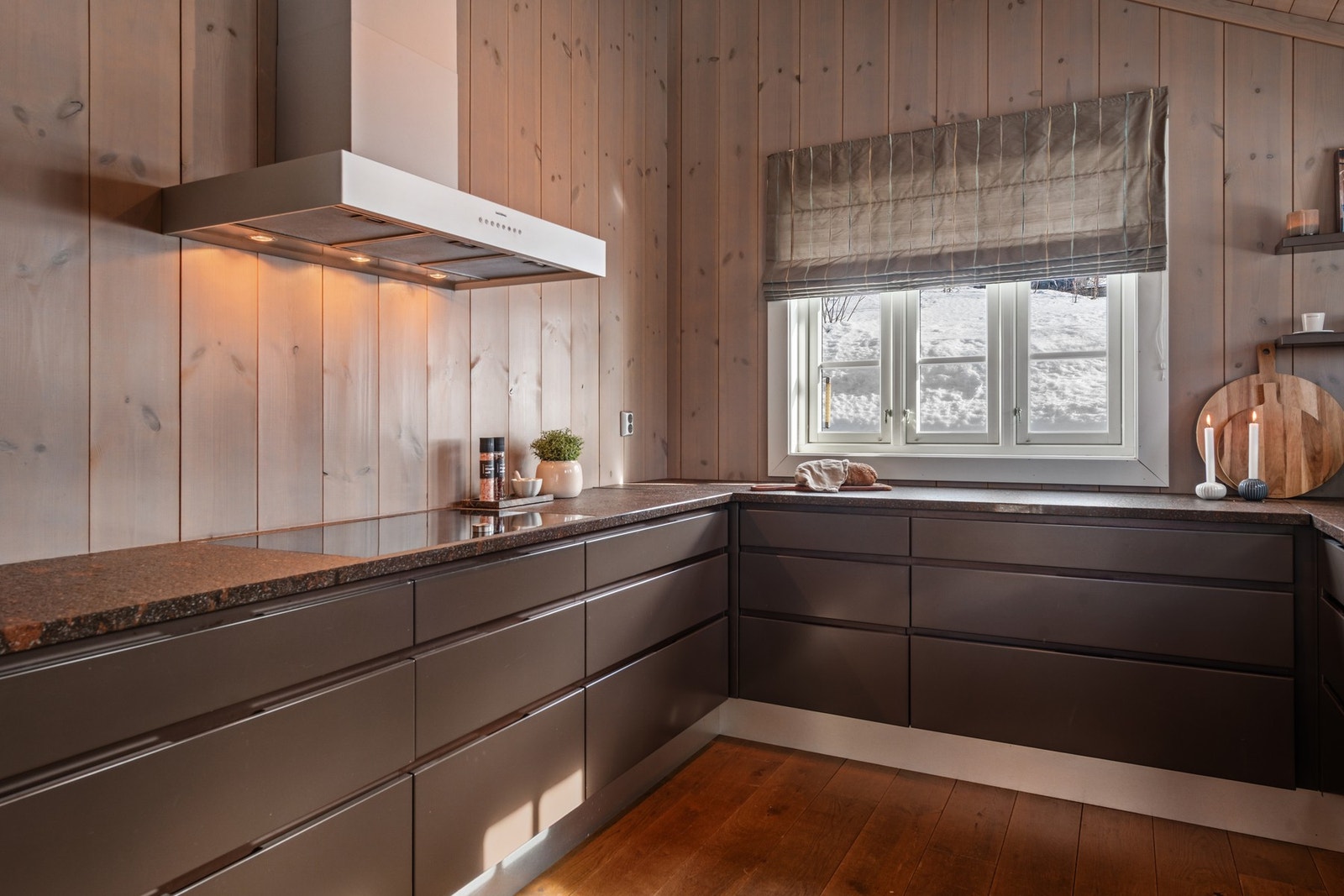 Benkeplater av stein. Galleribilde