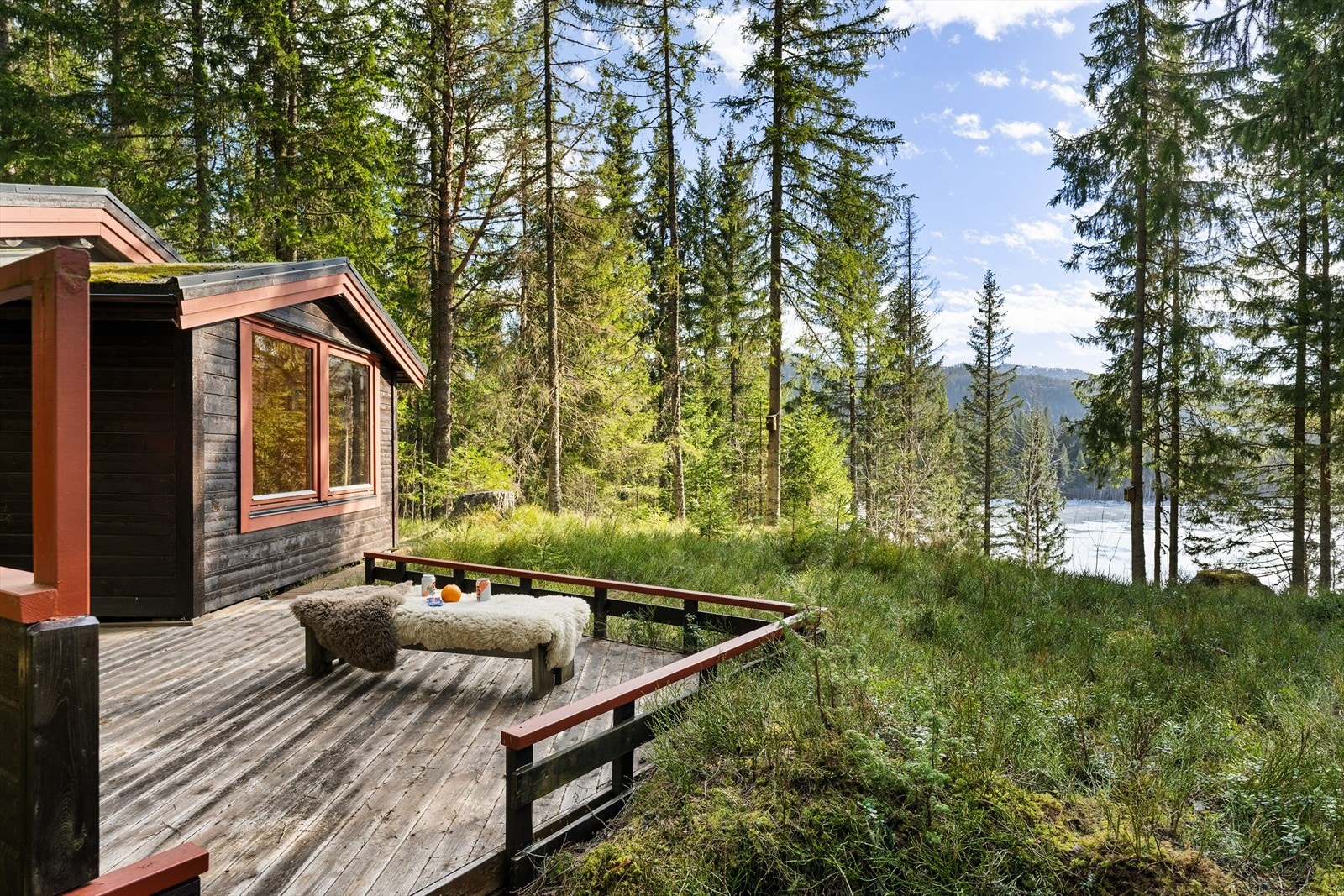 En landlig fritidseiendom, kun en kort kjøretur fra Trondheim. Fra eiendommen er det også kort vei ned til Langvatnet. Galleribilde