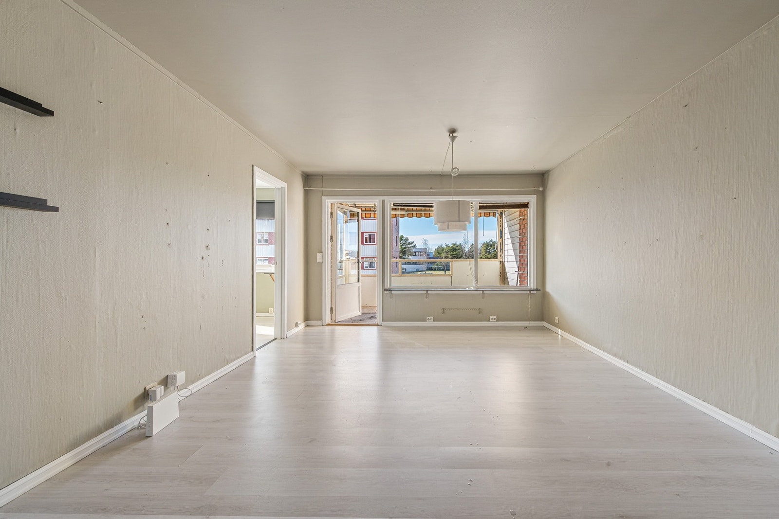 Fra stuen er det utgang til vestvendt balkong Galleribilde