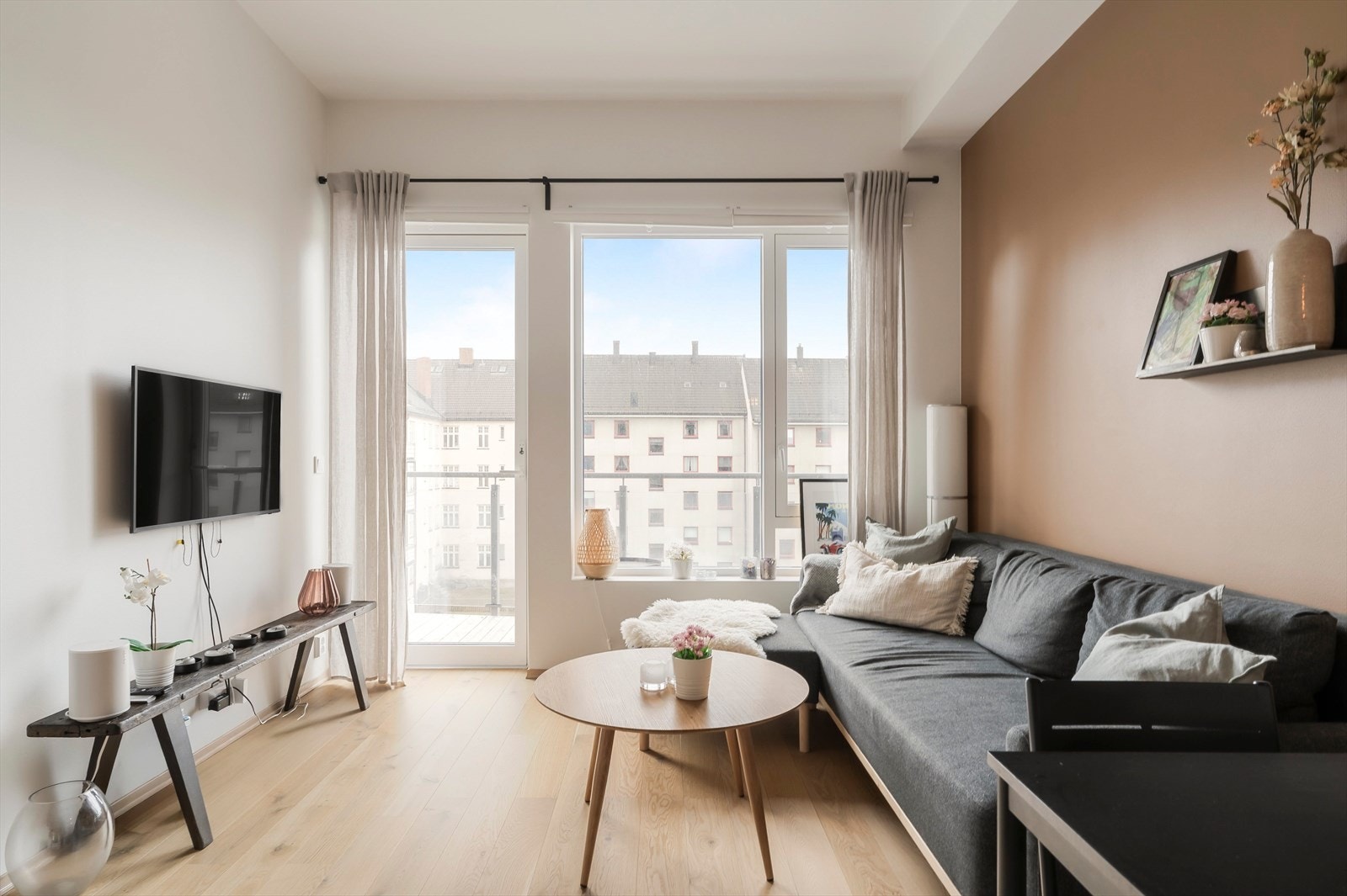 Aktiv Eiendomsmegling v/Thomas Lerstadgrind har gleden av å presentere Stjørdalsveien 3M! Foto: Vidar Alvik v/Grattis foto. Galleribilde