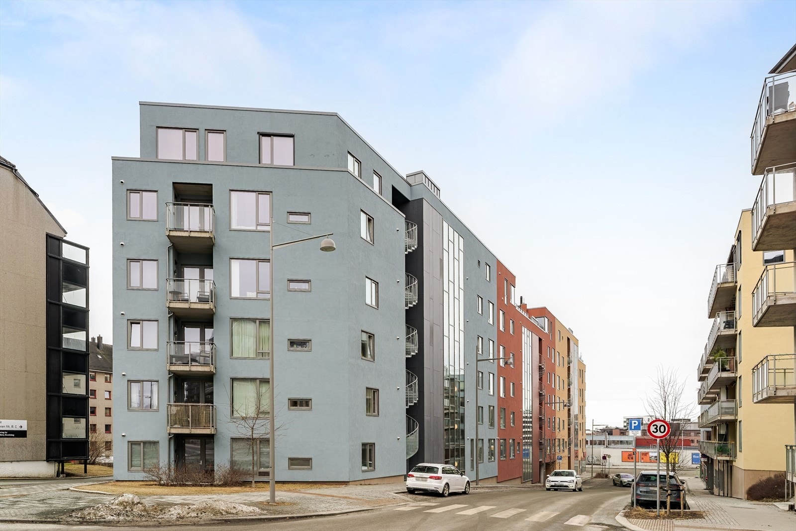 Fra leiligheten kommer du deg raskt til ulike studiesteder med enten buss eller alternativ transport. Galleribilde