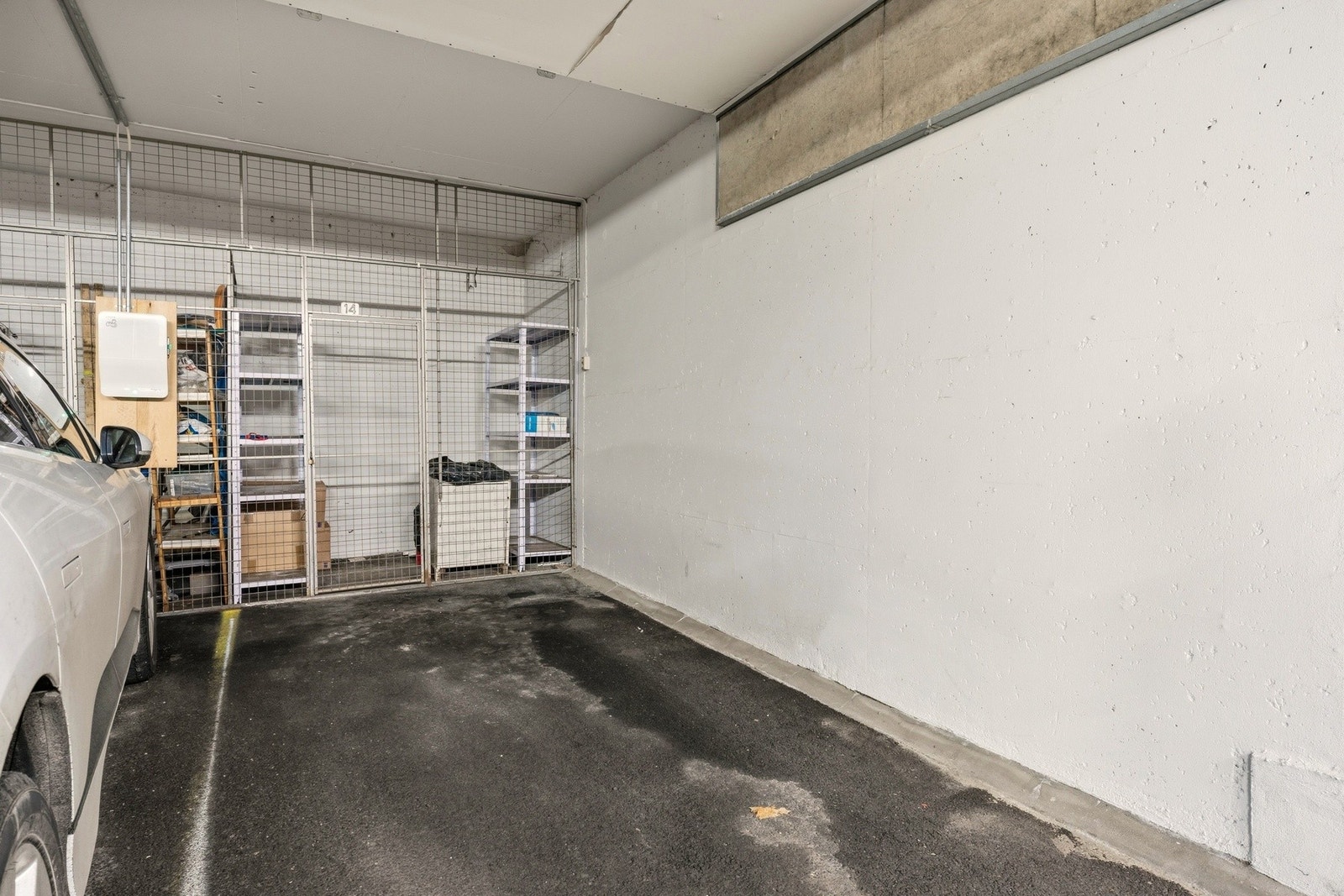 Parkering og bod i parkeringskjeller. Galleribilde