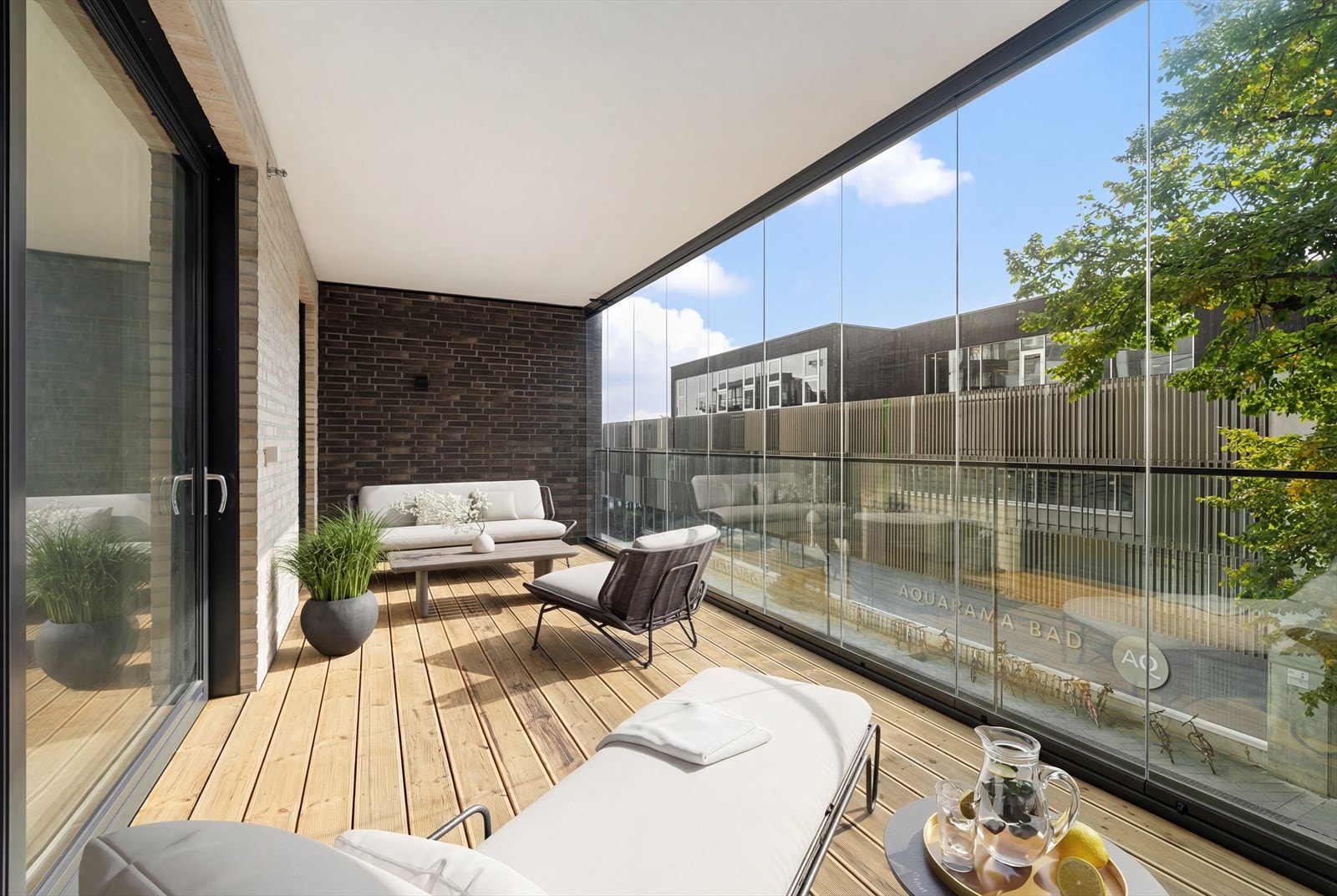 Balkongen fra stuen er innglasset Galleribilde