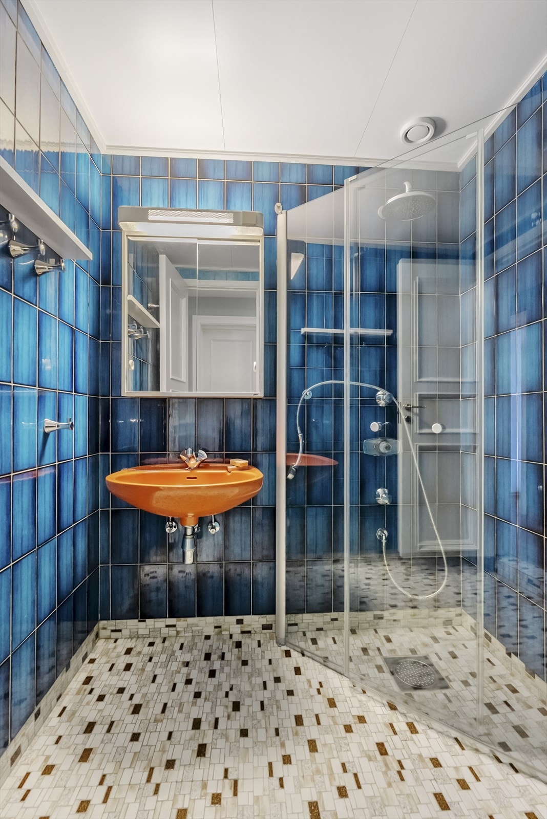 Baderom med dusj Galleribilde