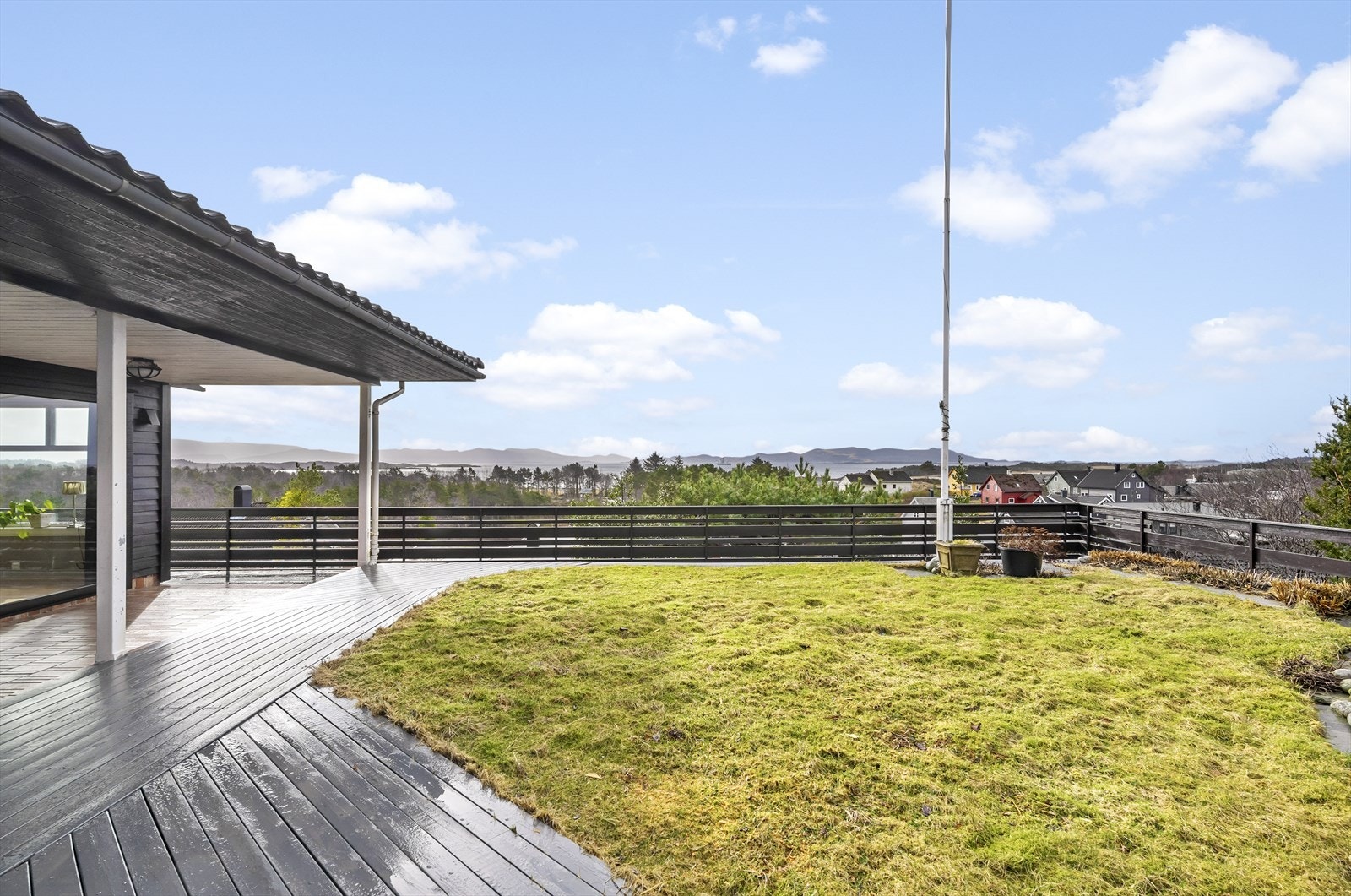 Hageflekken er perfekt for eit slag kubb eller andre hagespel. Galleribilde