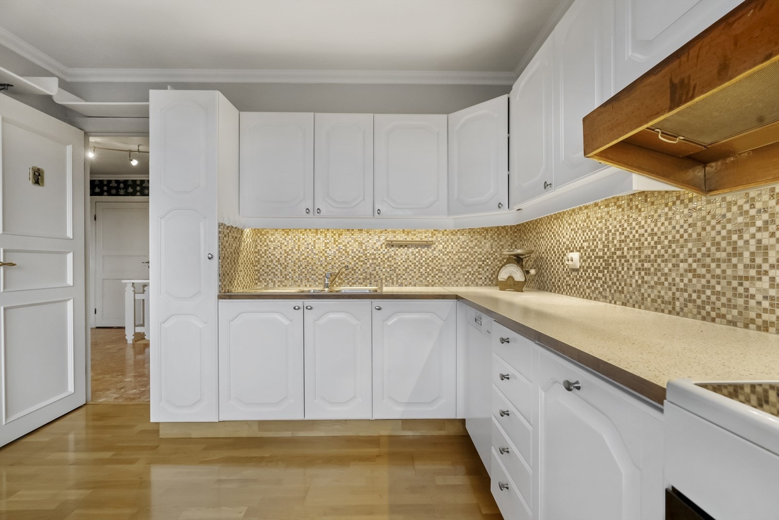 Godt med arbeidsplass og egen utgang til hall Galleribilde