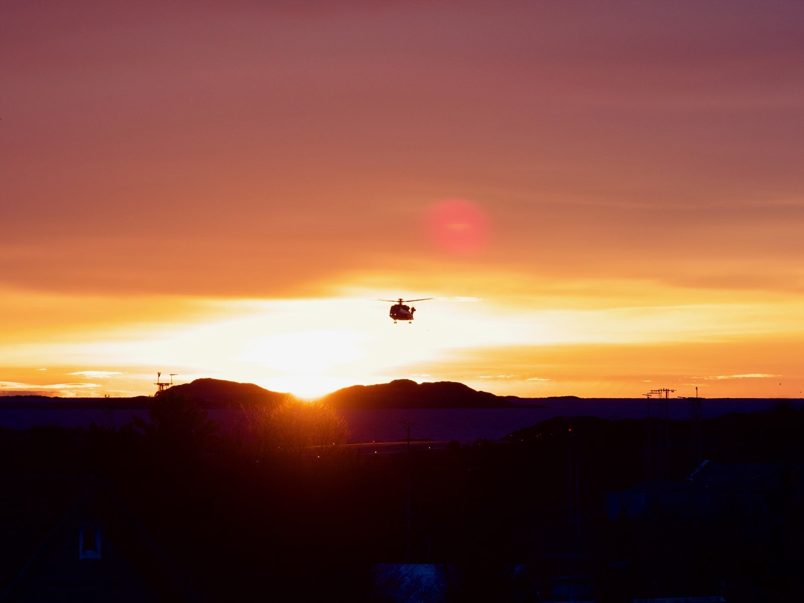 Frå stova har du full kontroll på flytrafikken og skipsleia sørover Galleribilde