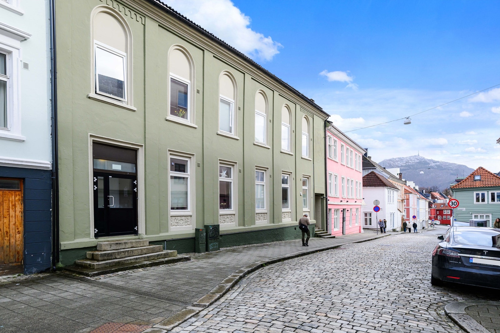 Borettslaget er frittstående og det er ikke forkjøpsrett. Borettslaget ble opprettet i 2013 og består av 15 andeler. Galleribilde