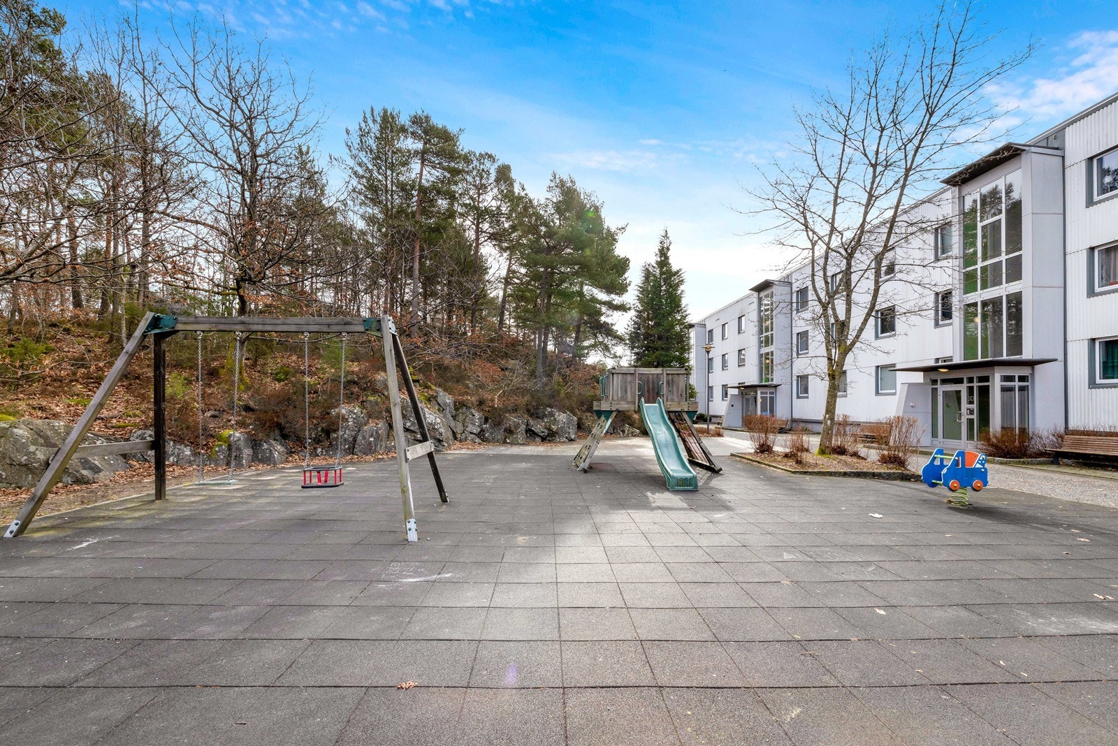 Lekeplass like ved. Galleribilde