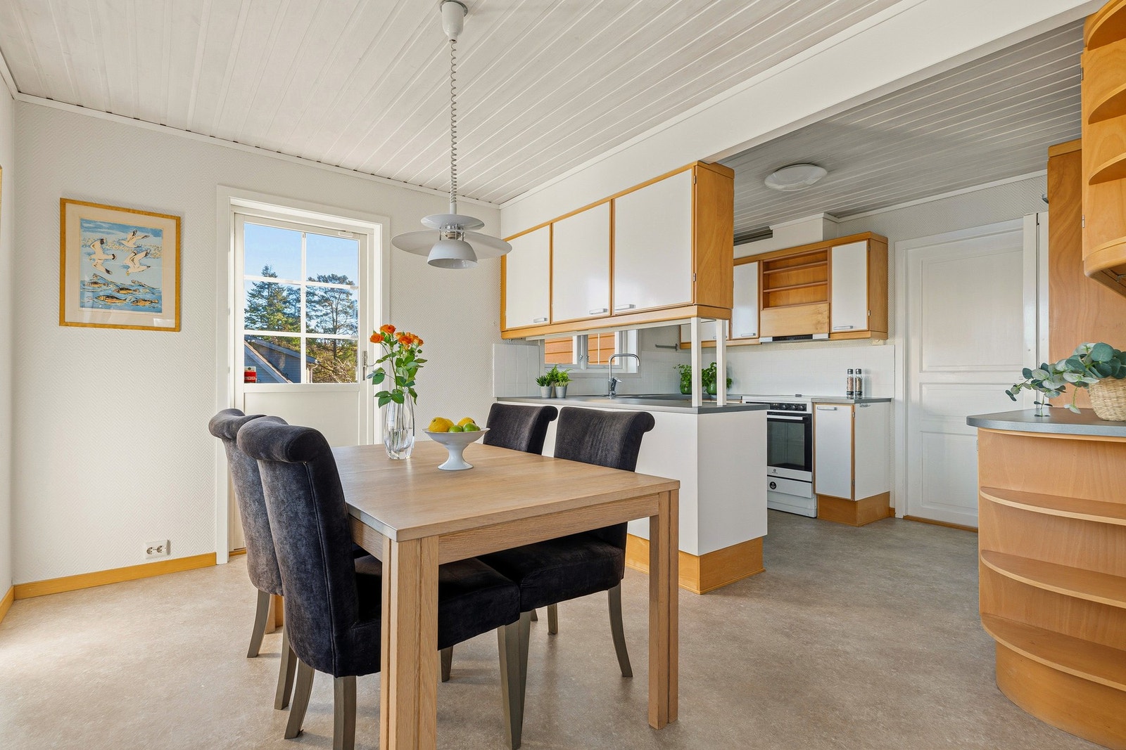 Her kan du nyte gode måltider sammen med de du er glad i og nyte utsikten. Galleribilde