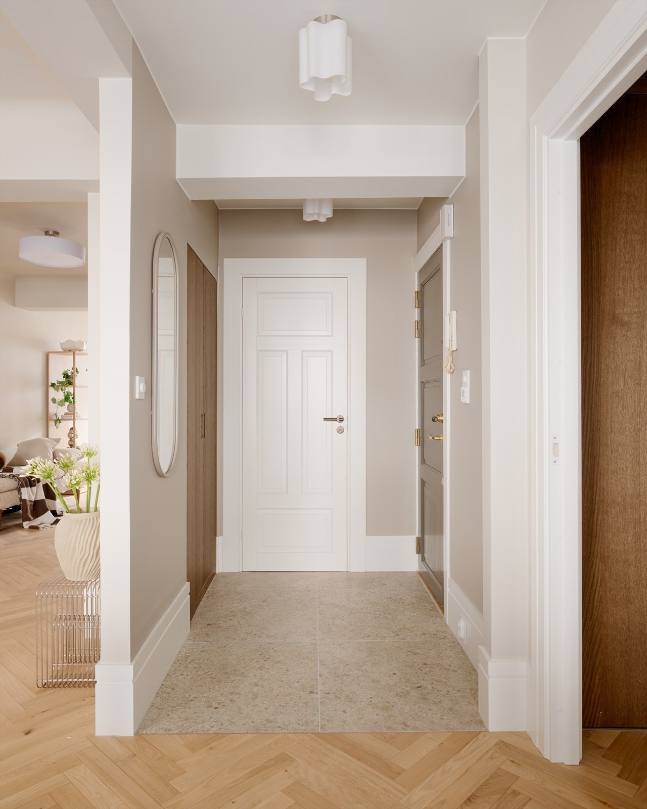 Entre/inngangsparti med varmekabler. Galleribilde