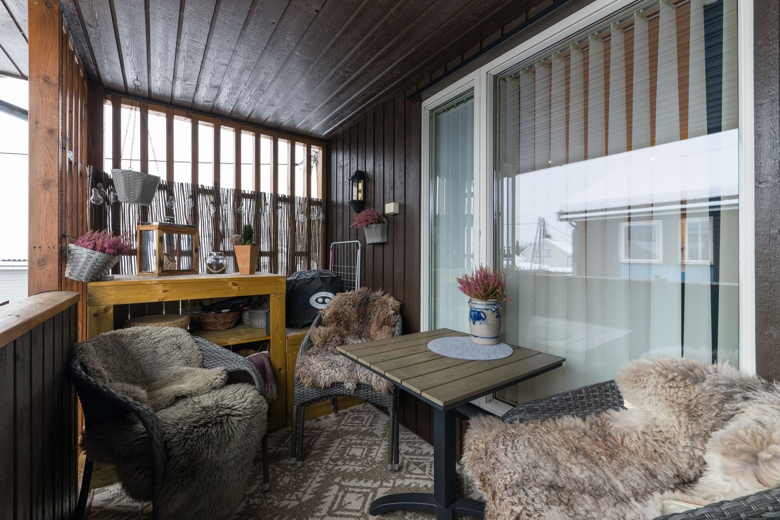 Flott overbygget balkong på 7 kvm. Galleribilde