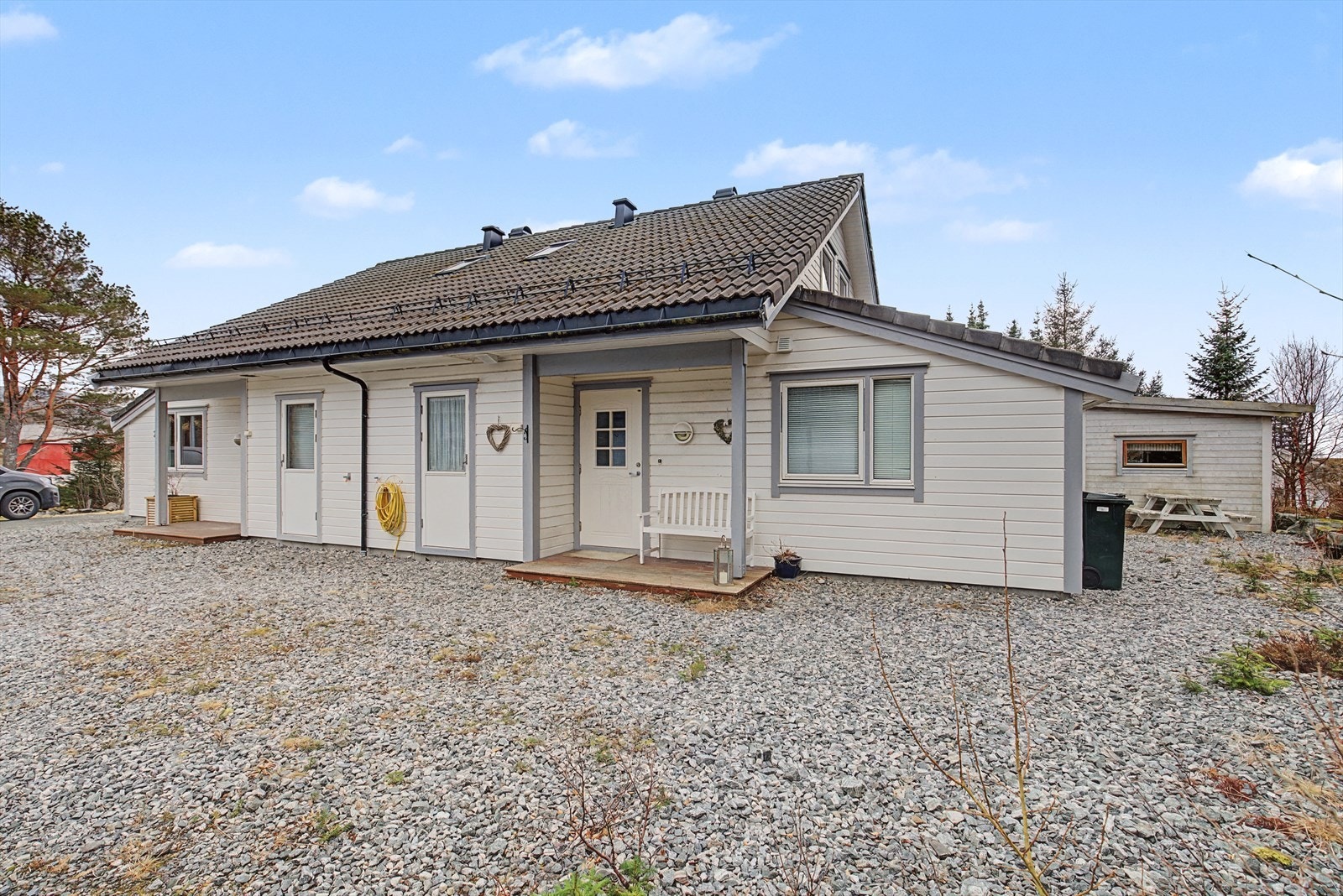 Velkommen til en hyggelig visning i denne flotte tomannsboligen med livsløpsstandard | Foto av Blåtind fotografikk | Galleribilde